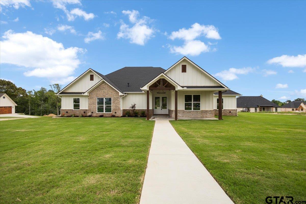 17249 Woodcrest Cir Property Photo 1