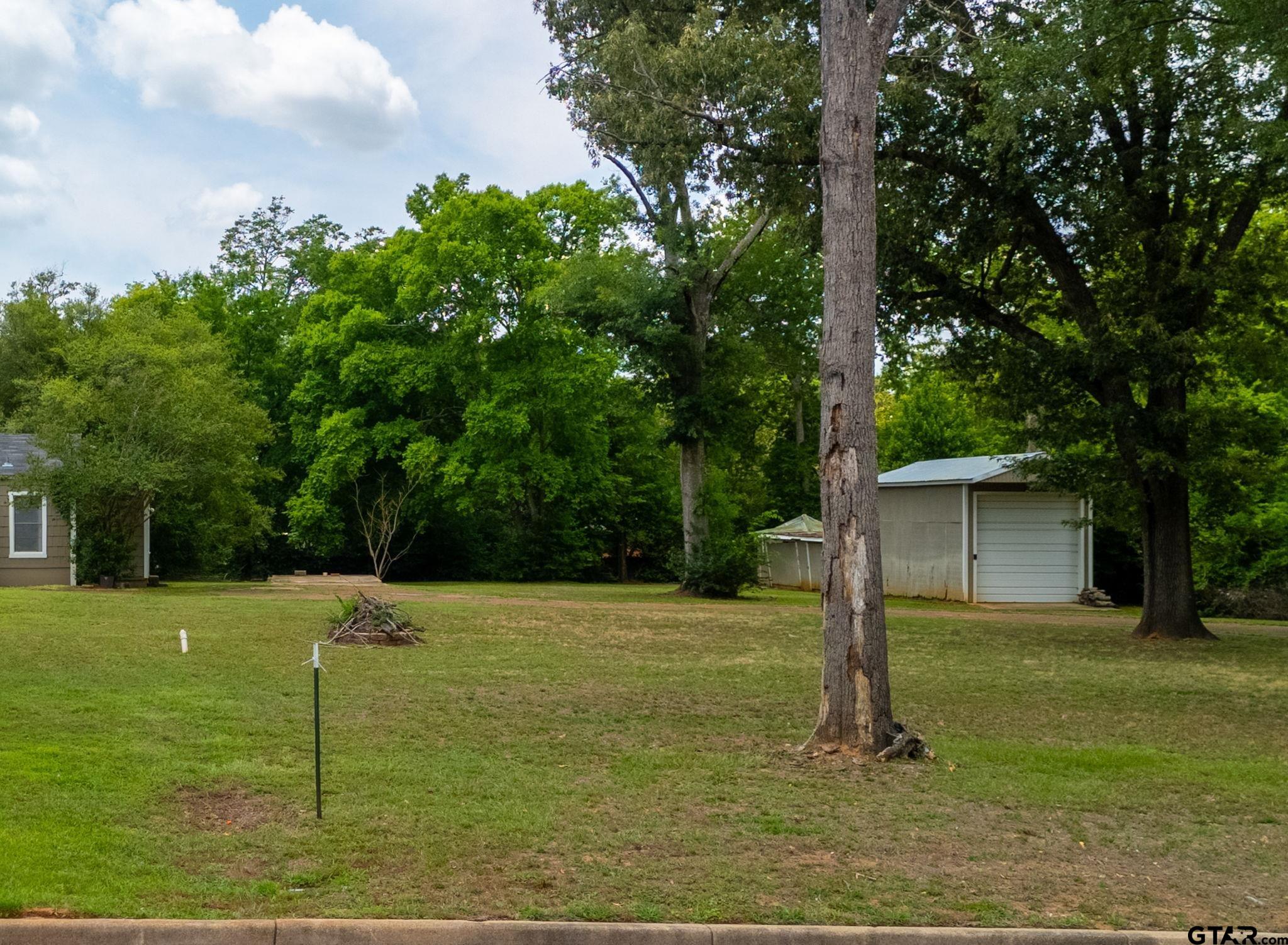 2121 S Sneed Property Photo 1