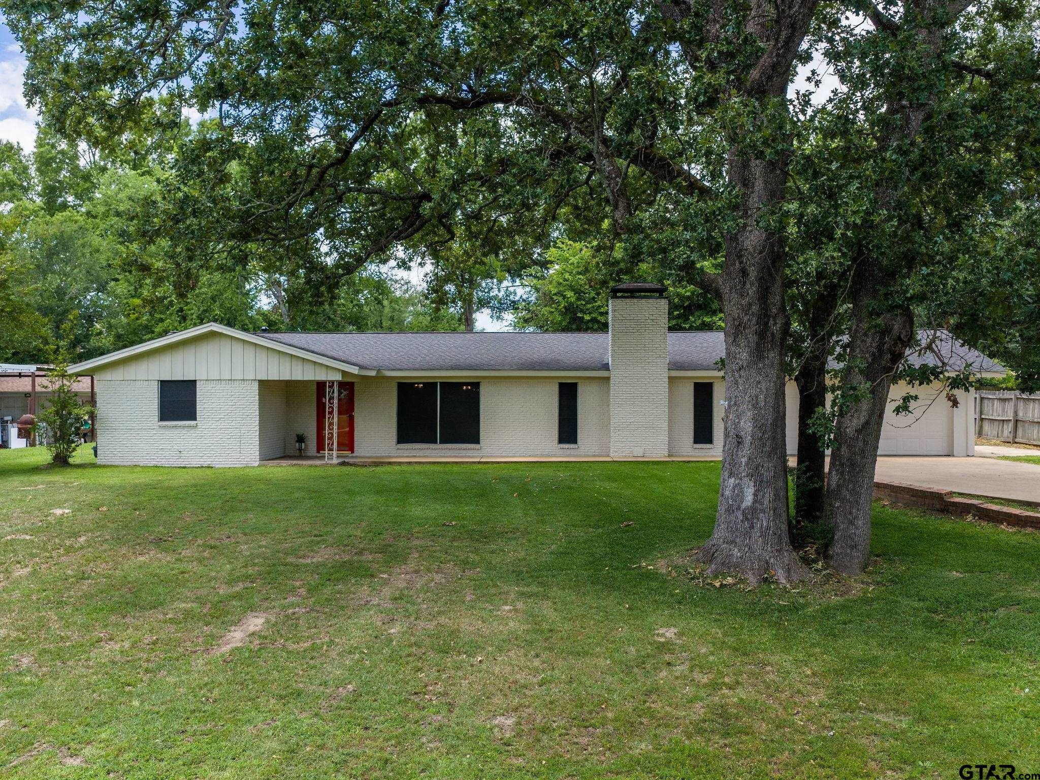423 Hardee Dr Property Photo 1