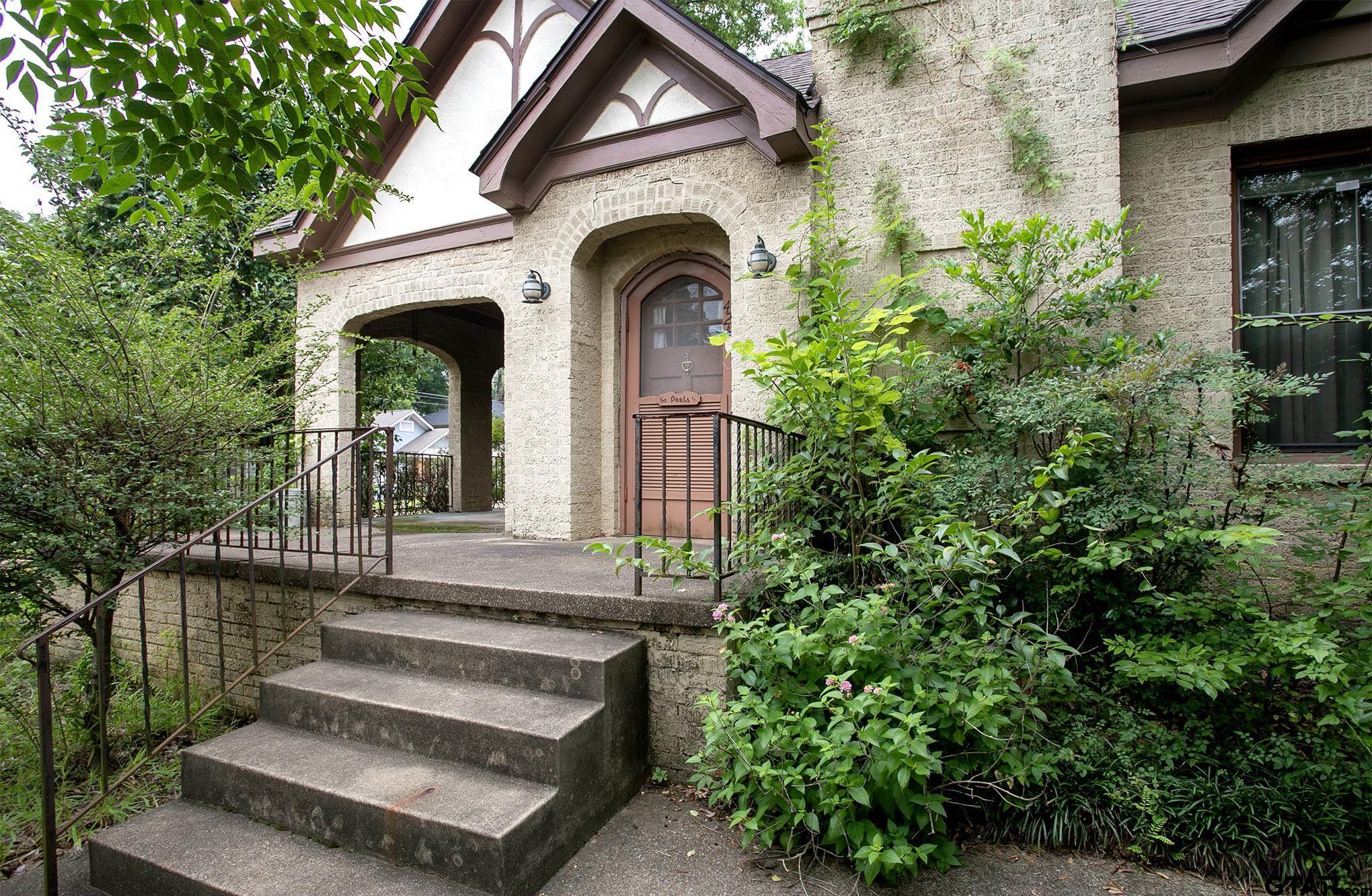 424 W Houston St Property Photo 1