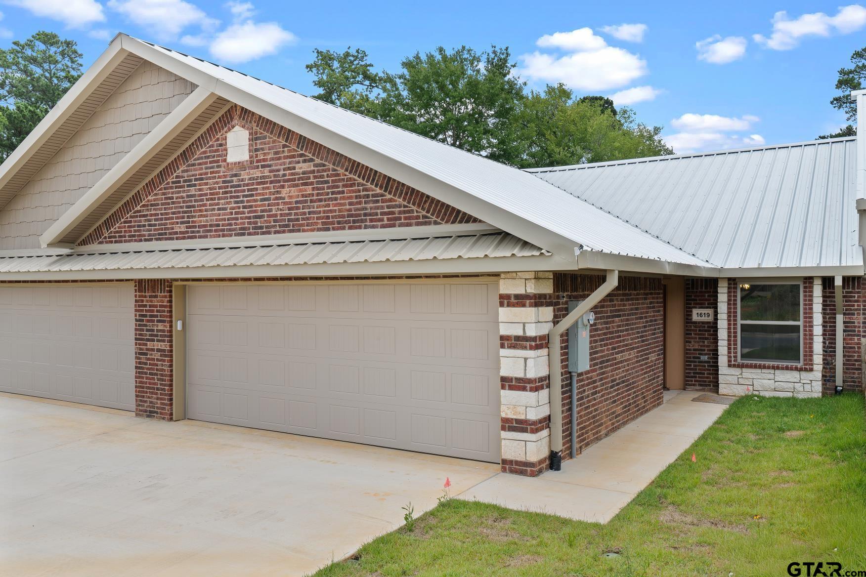 1619 Big Bend Property Photo 1