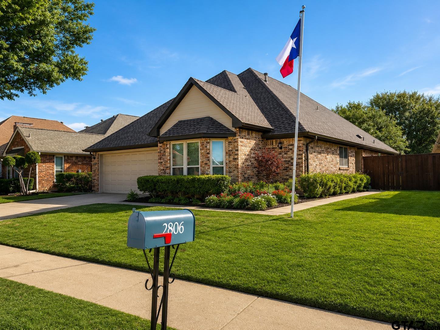 2806 Laurel Oak Dr
