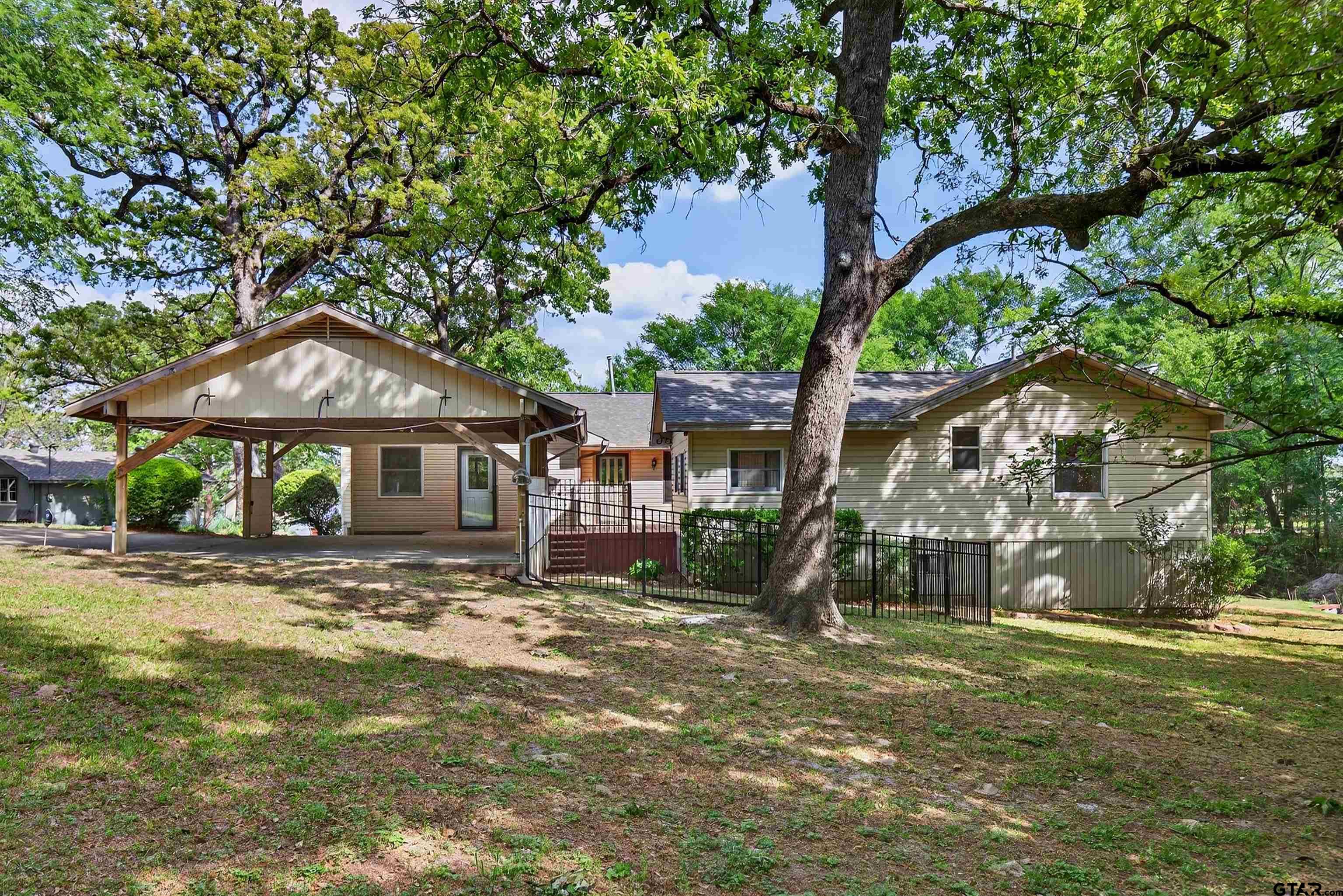 102 Summerall Property Photo 1