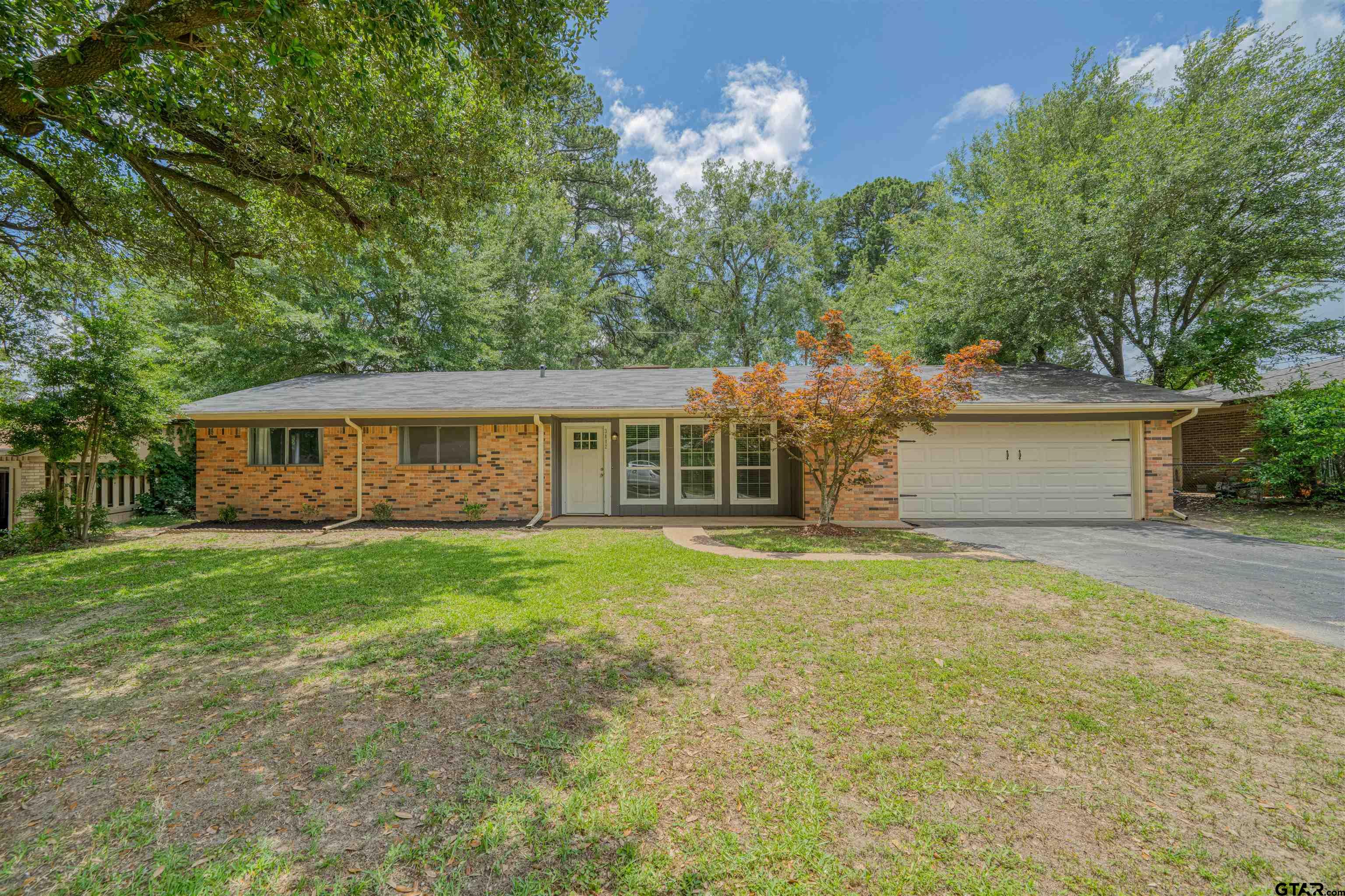3802 W Elm St Property Photo 1