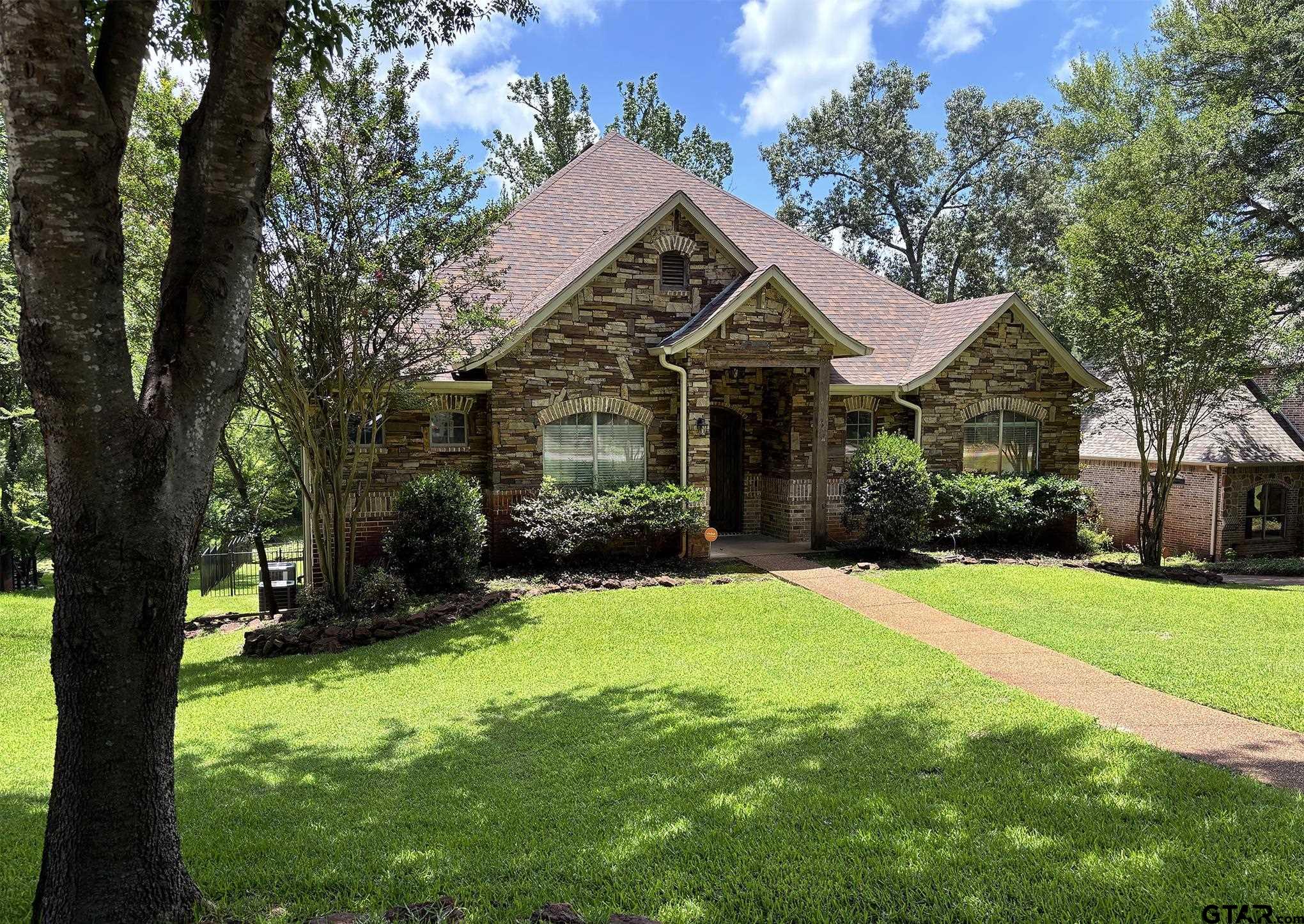 5200 Bayshore Dr. Property Photo 1