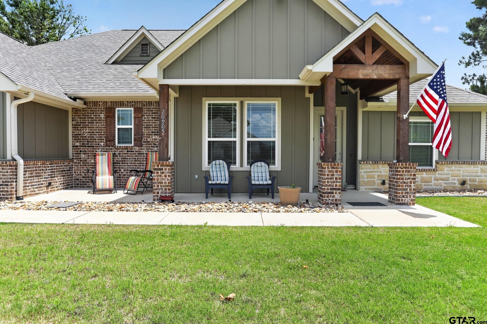20905 Sweet Bay Property Photo 1