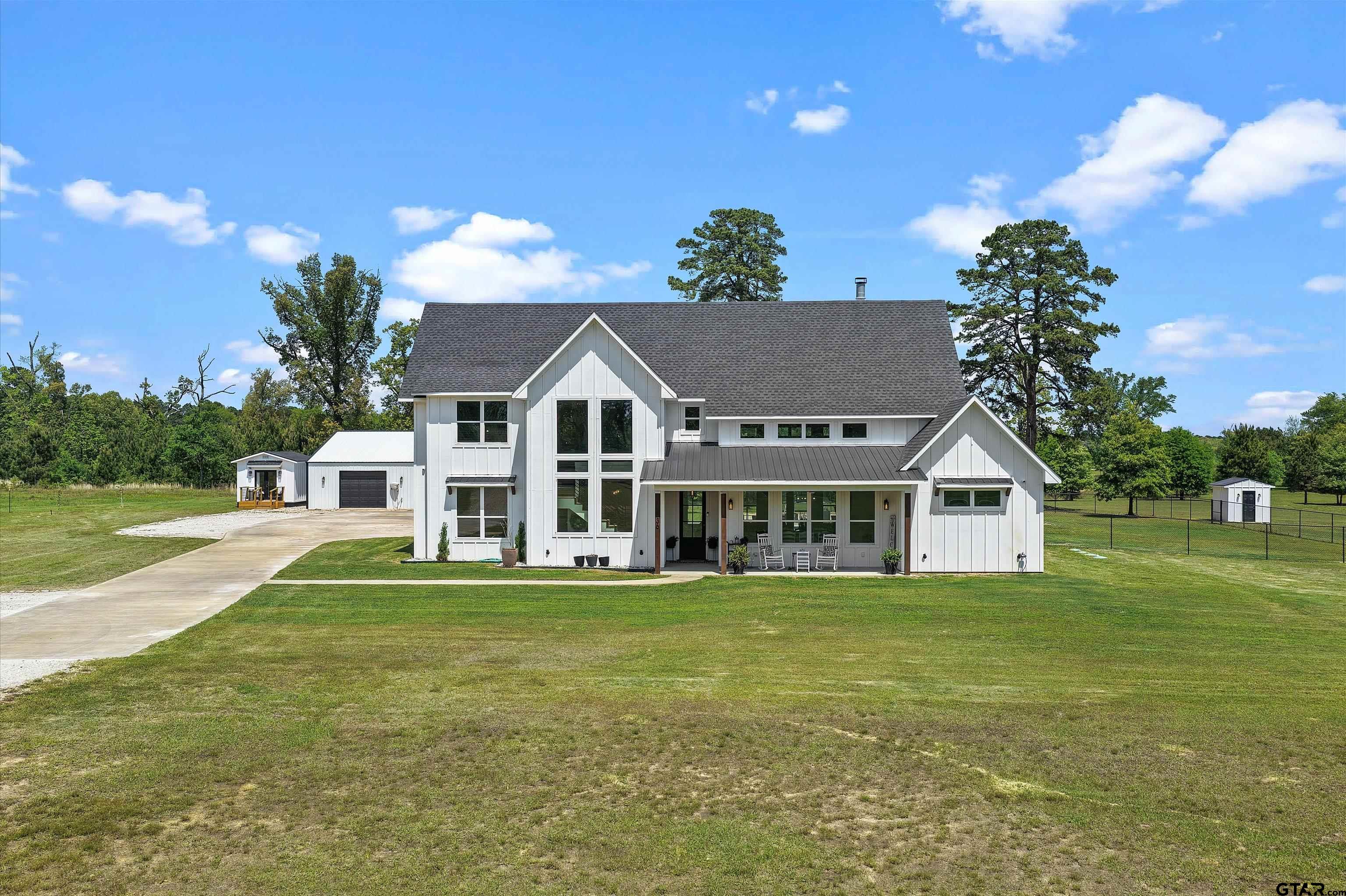 136 Clydesdale Ct Property Photo 1
