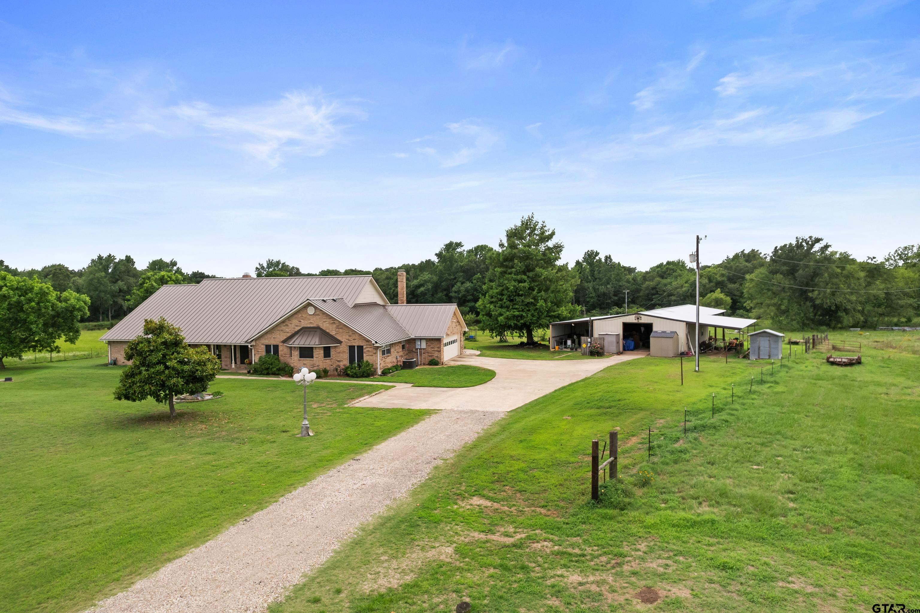 685 Cr 1320 Property Photo 1