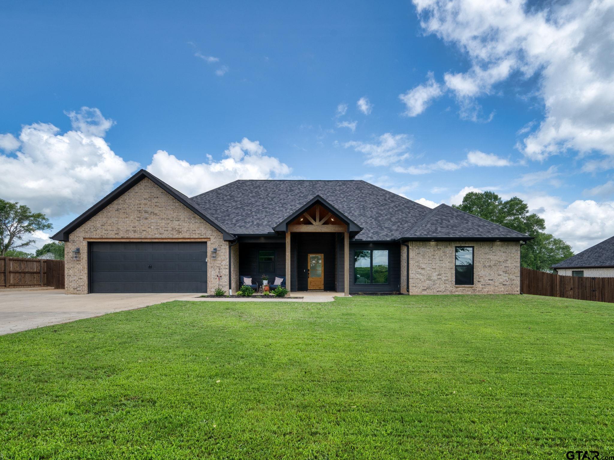 8822 County Road 152 W Property Photo 1