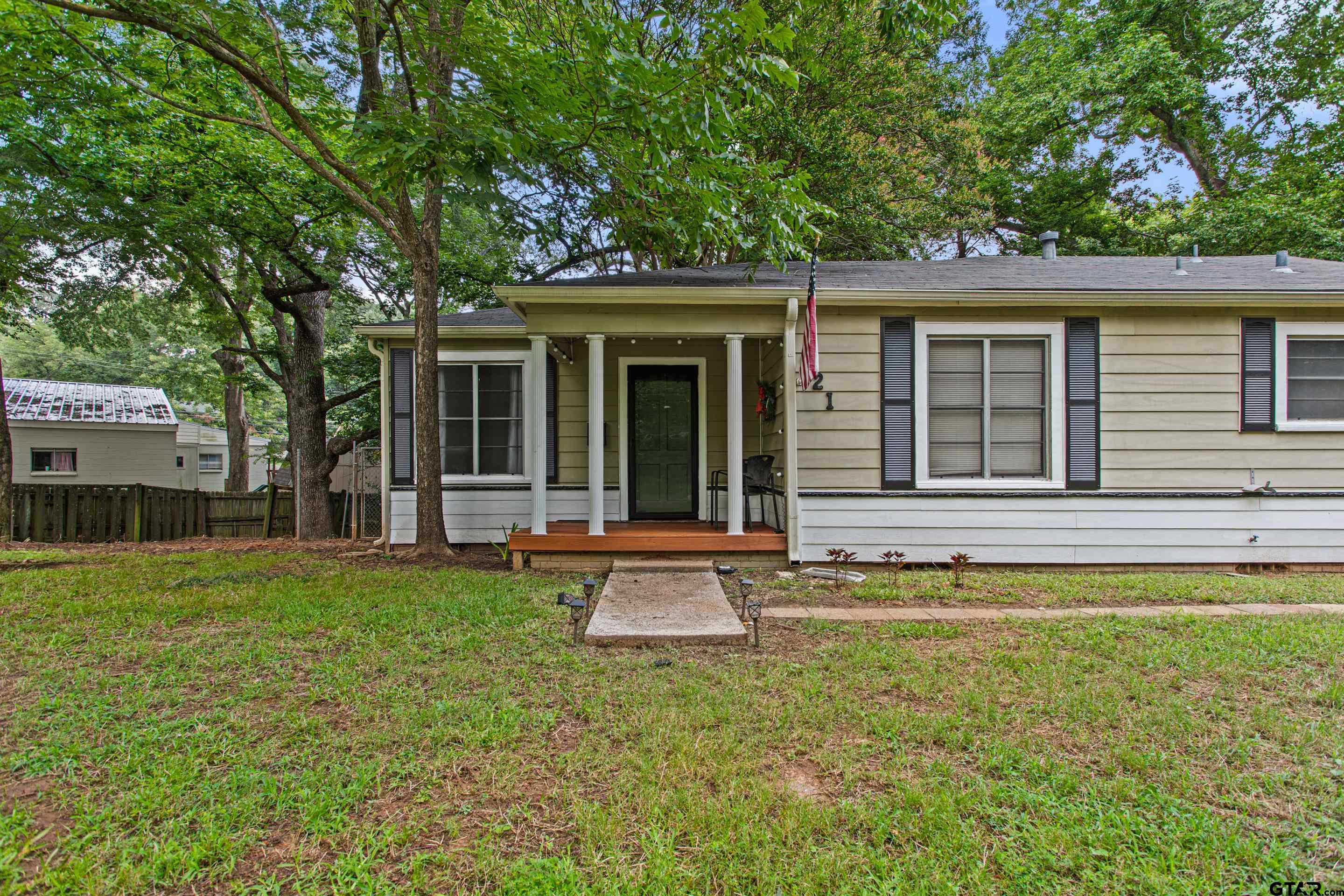 921 W Ellis Dr.