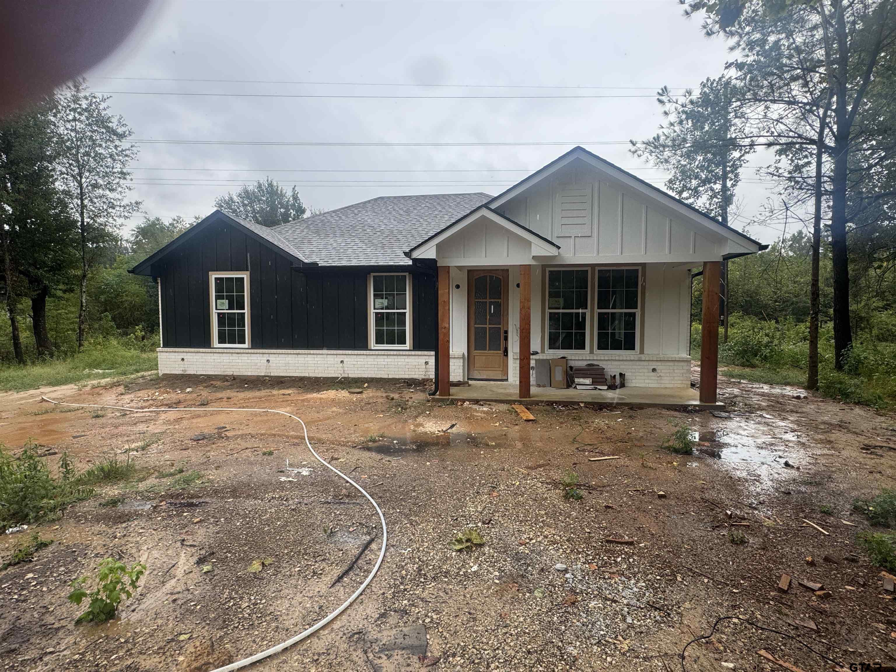 620 S Railroad Property Photo 1