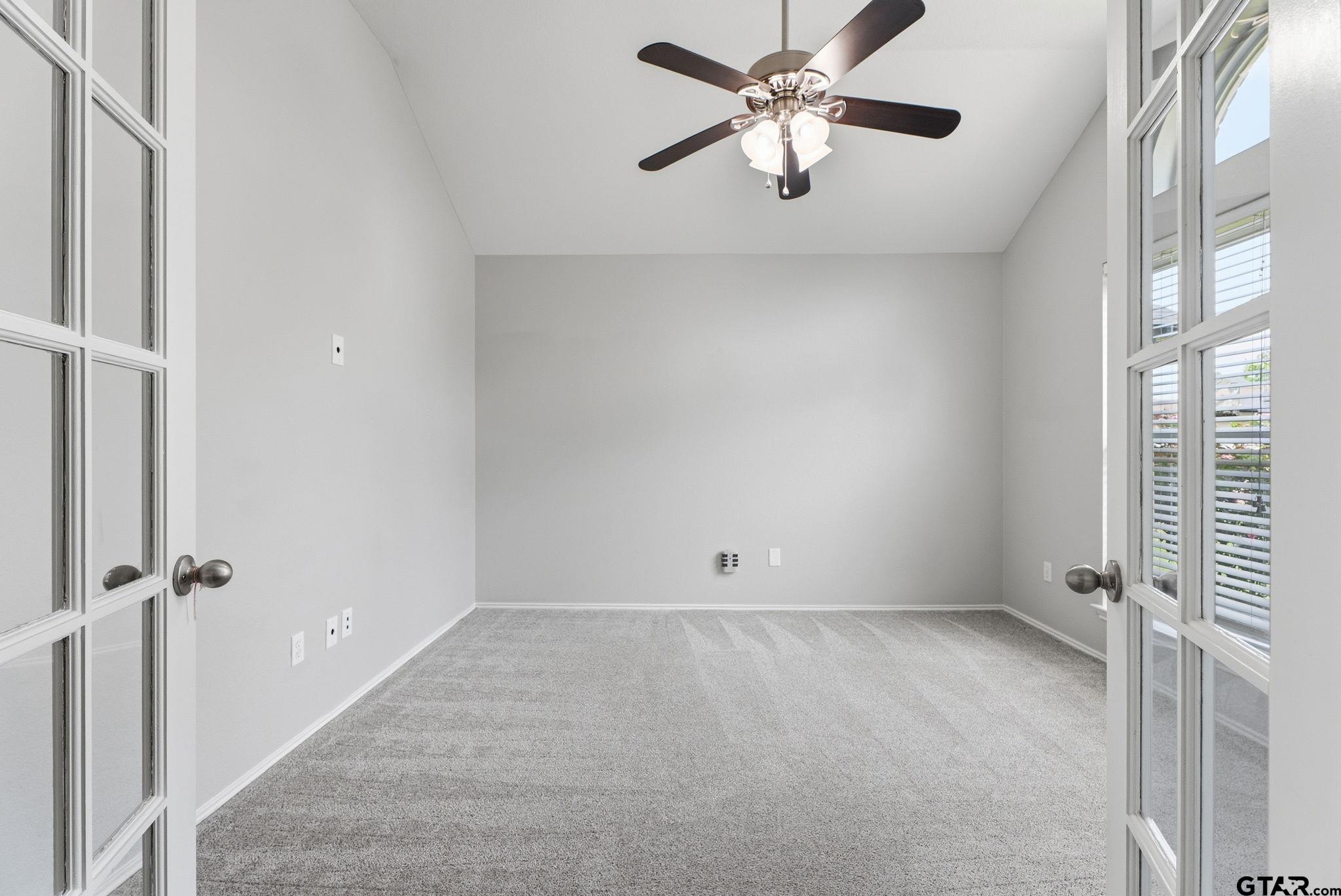 681 Frederick Cir. Property Photo 4