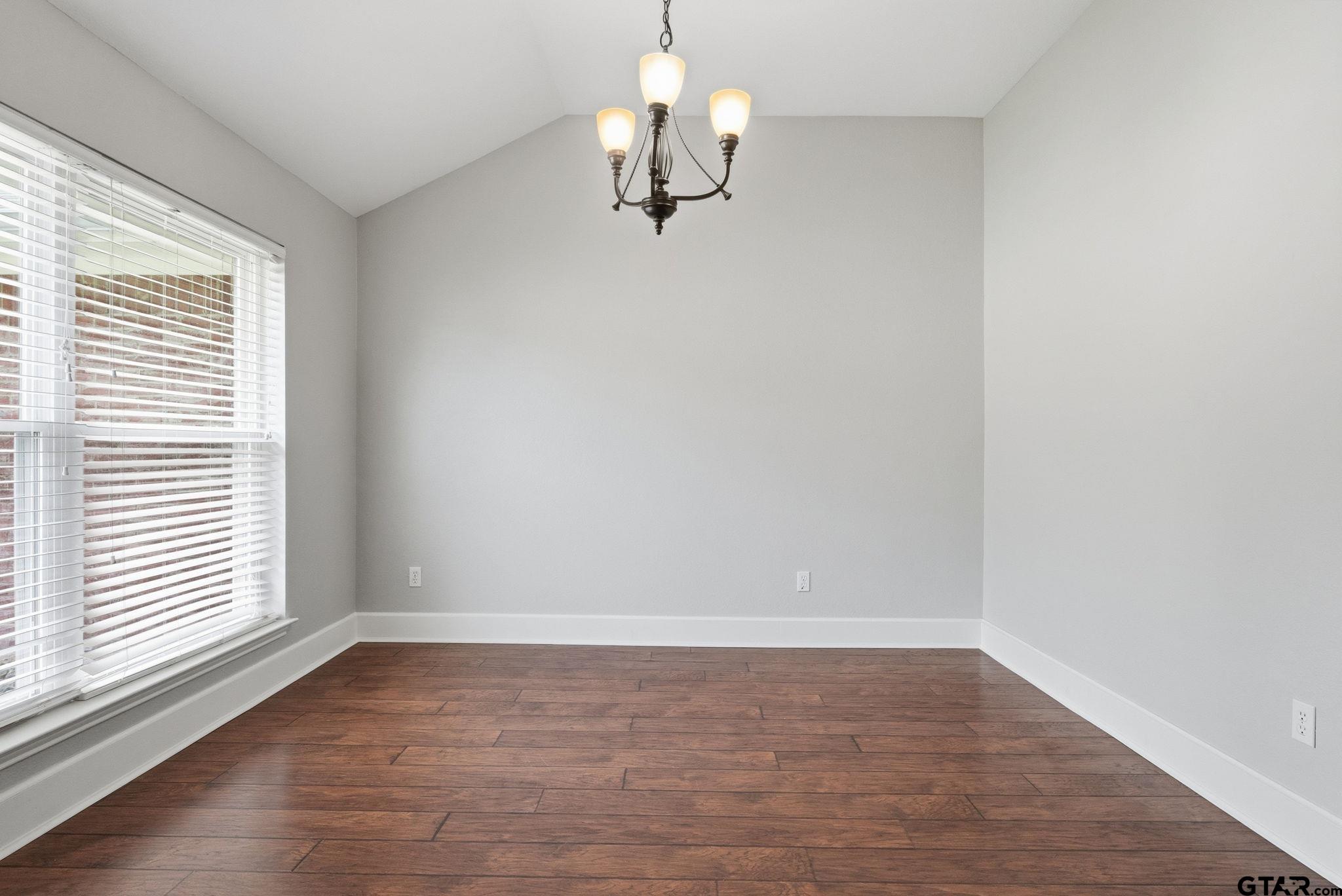 681 Frederick Cir. Property Photo 6