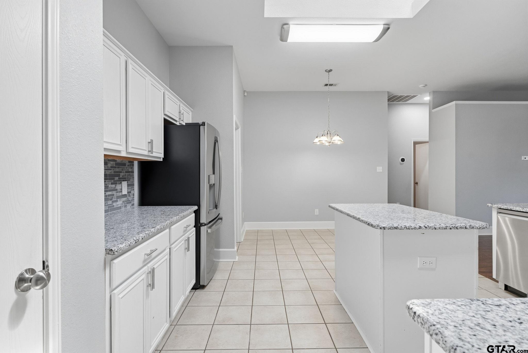 681 Frederick Cir. Property Photo 7