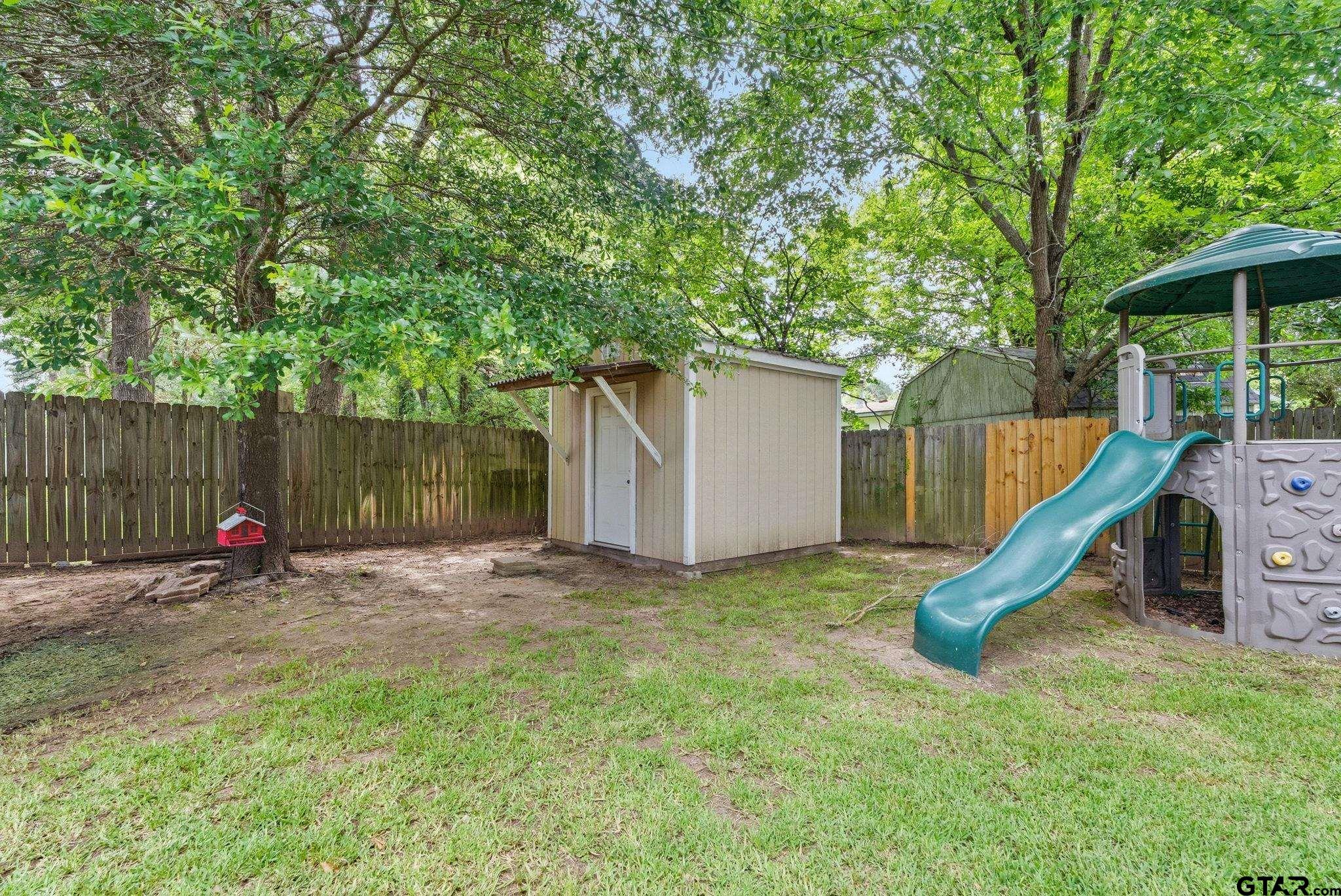 681 Frederick Cir. Property Photo 25