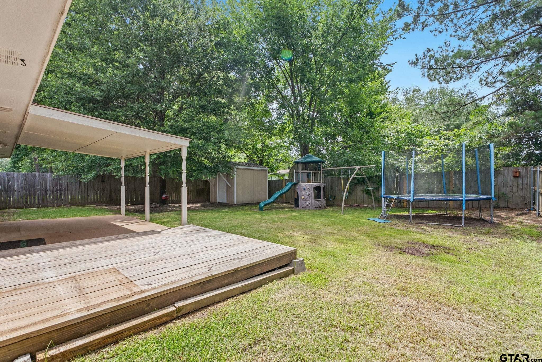 681 Frederick Cir. Property Photo 27