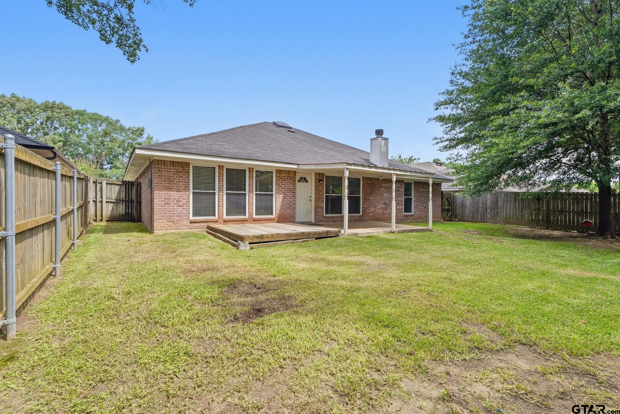 681 Frederick Cir. Property Photo 28
