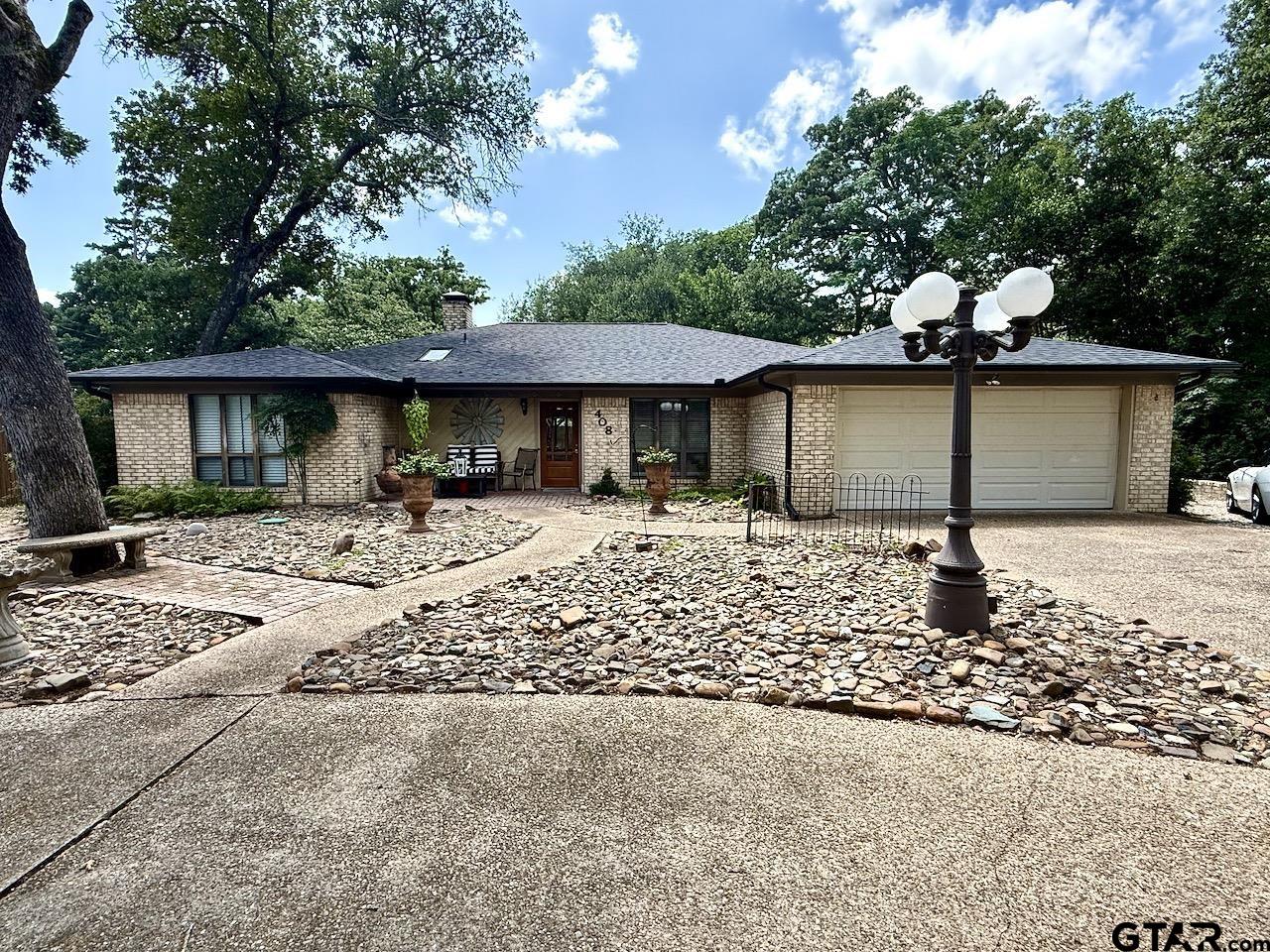 408 Lonestar Ln Property Photo 1