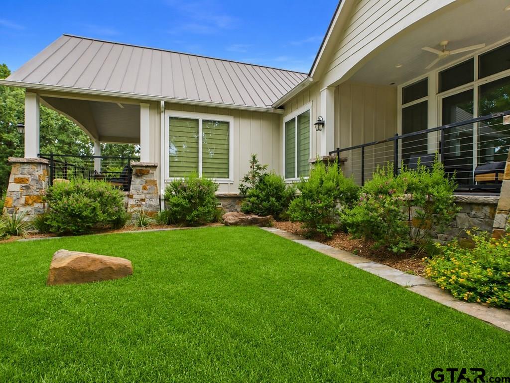 8307 Charlya Dr Property Photo 3