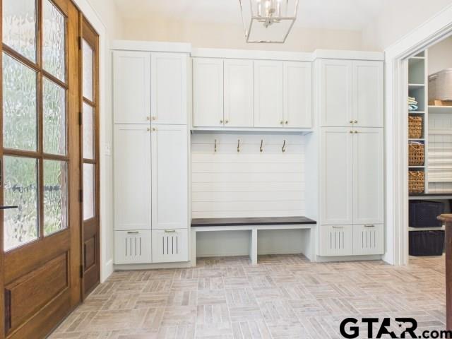 8307 Charlya Dr Property Photo 8