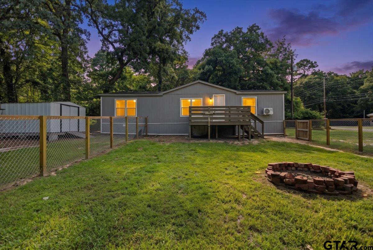 121 Jackie St Property Photo 1