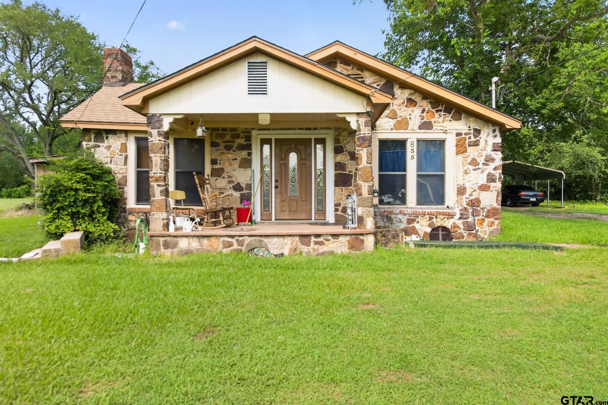 835 N Fairway