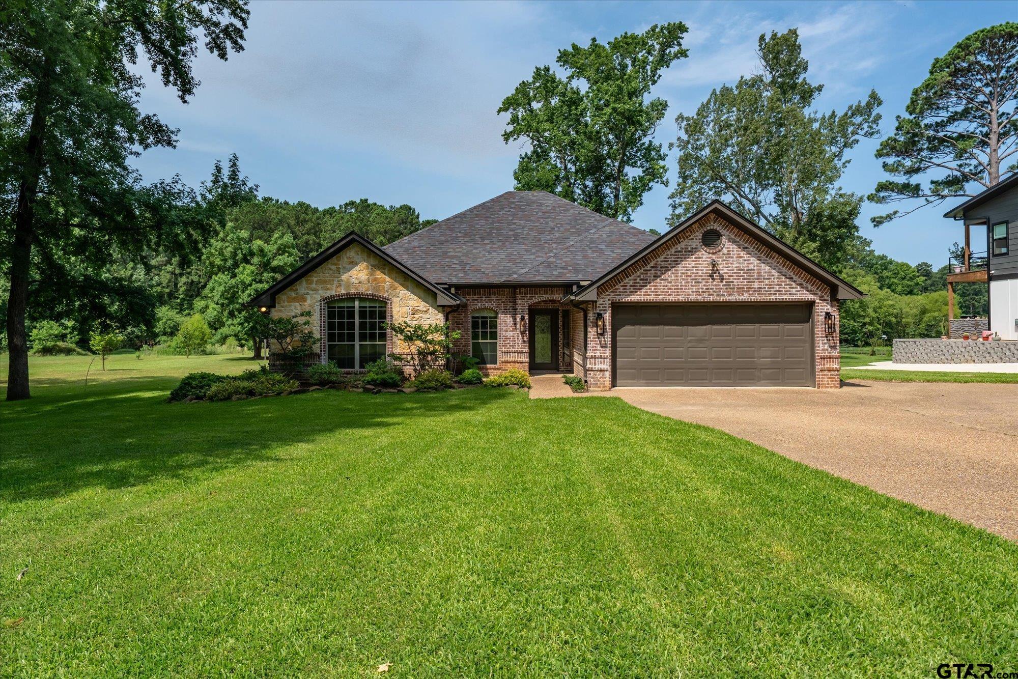 18182 Sunshine Ln Property Photo 1