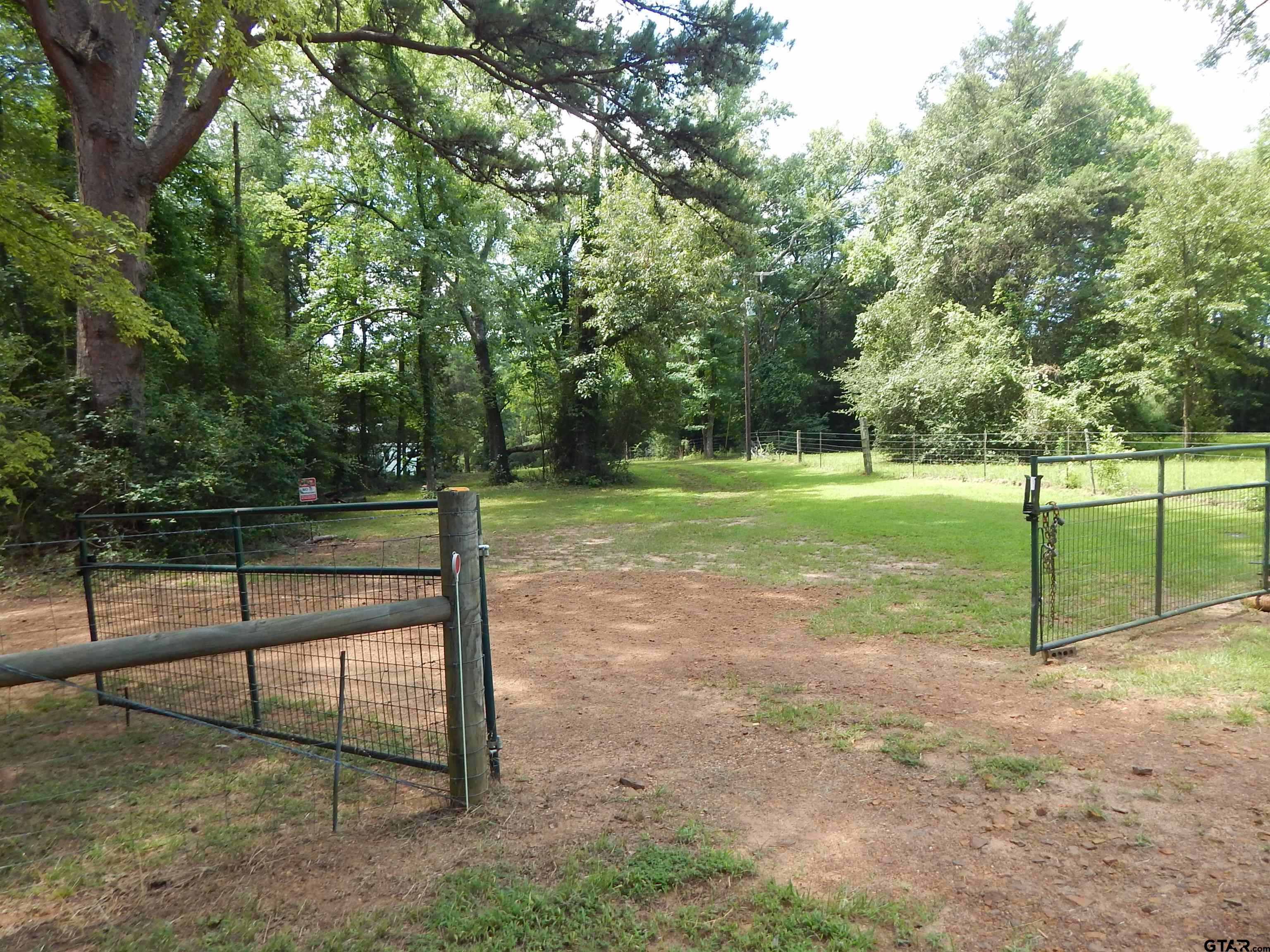 8909 S Fm 1795 Property Photo 1