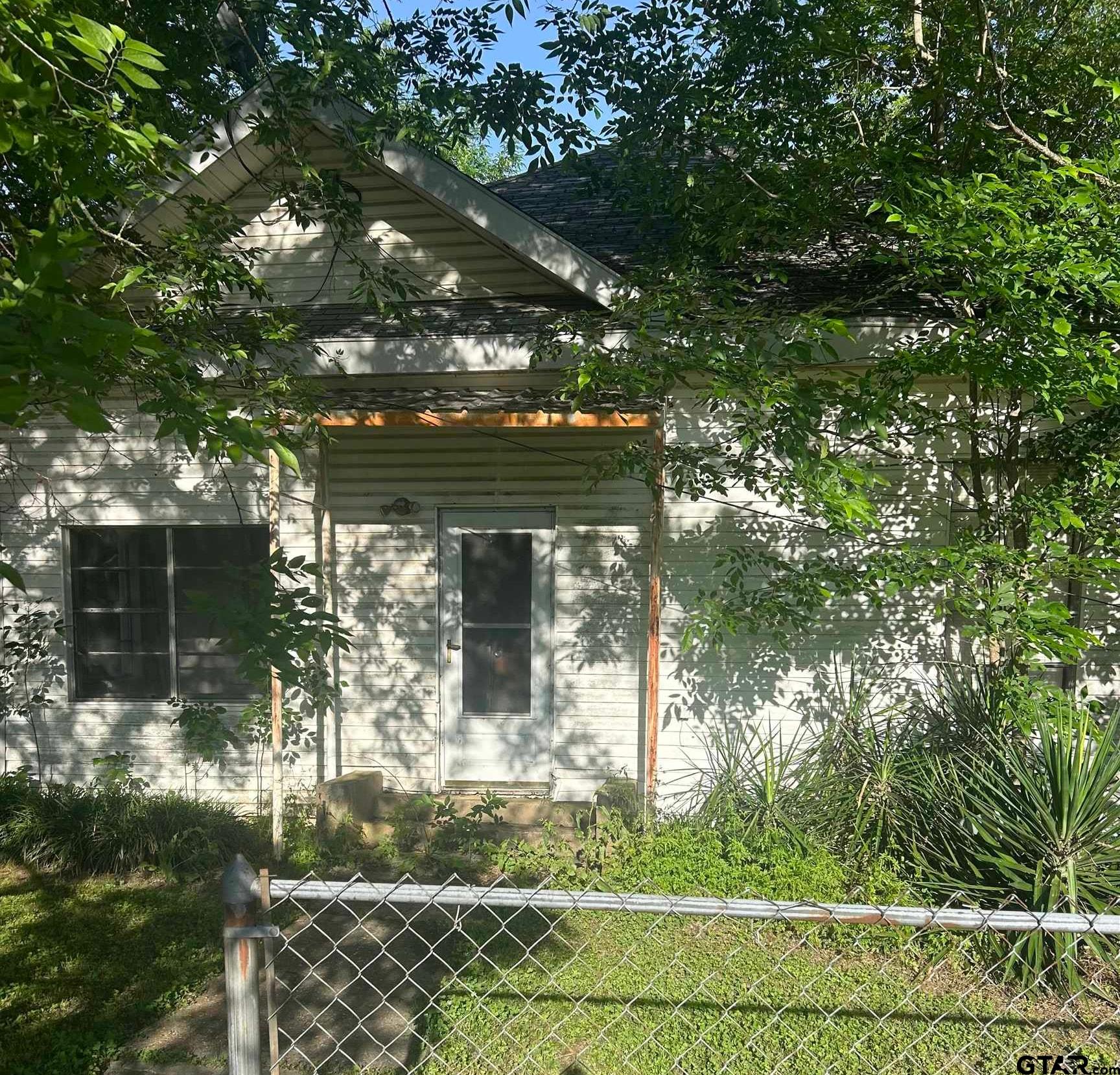 211 N 7TH