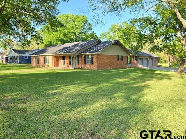 926 Circle Dr.