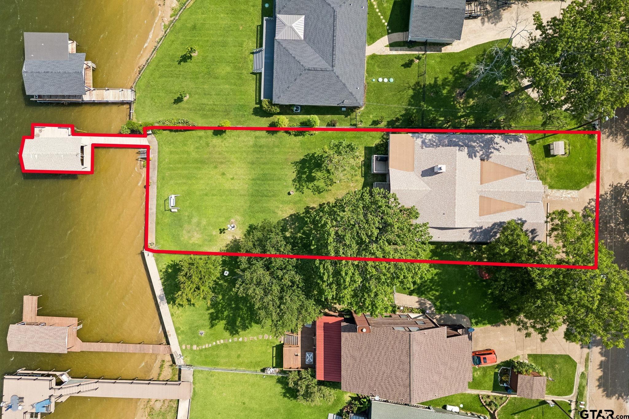 140 Pin Oak Drive Property Photo 1