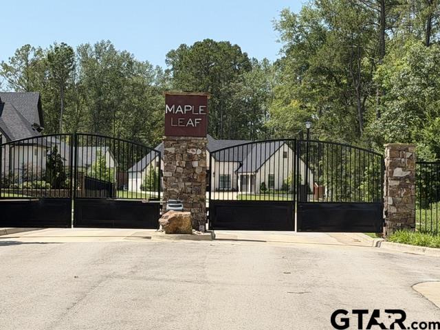 7929 Maple Ln Property Photo 1