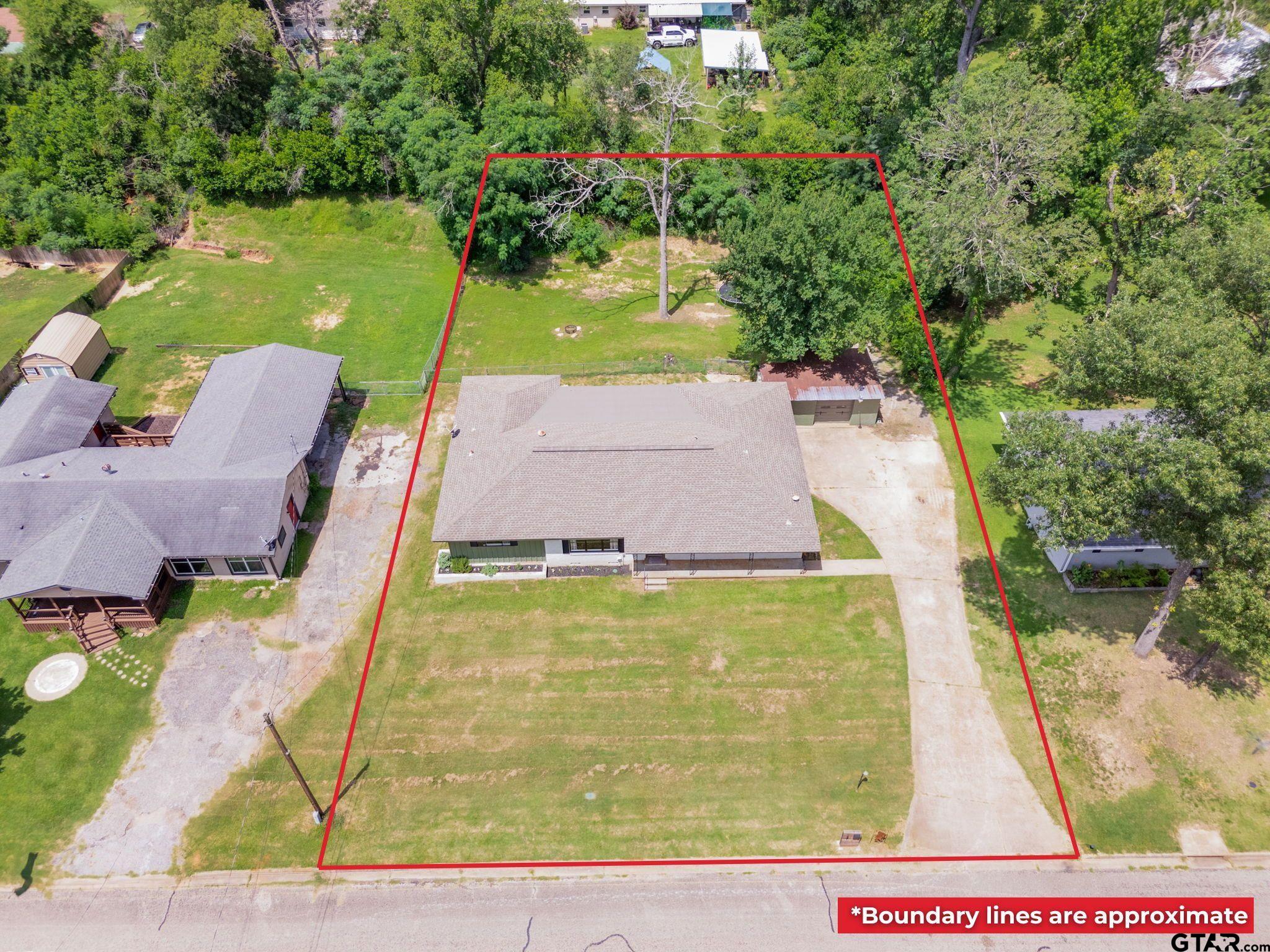 137 Gardner Dr Property Photo 1