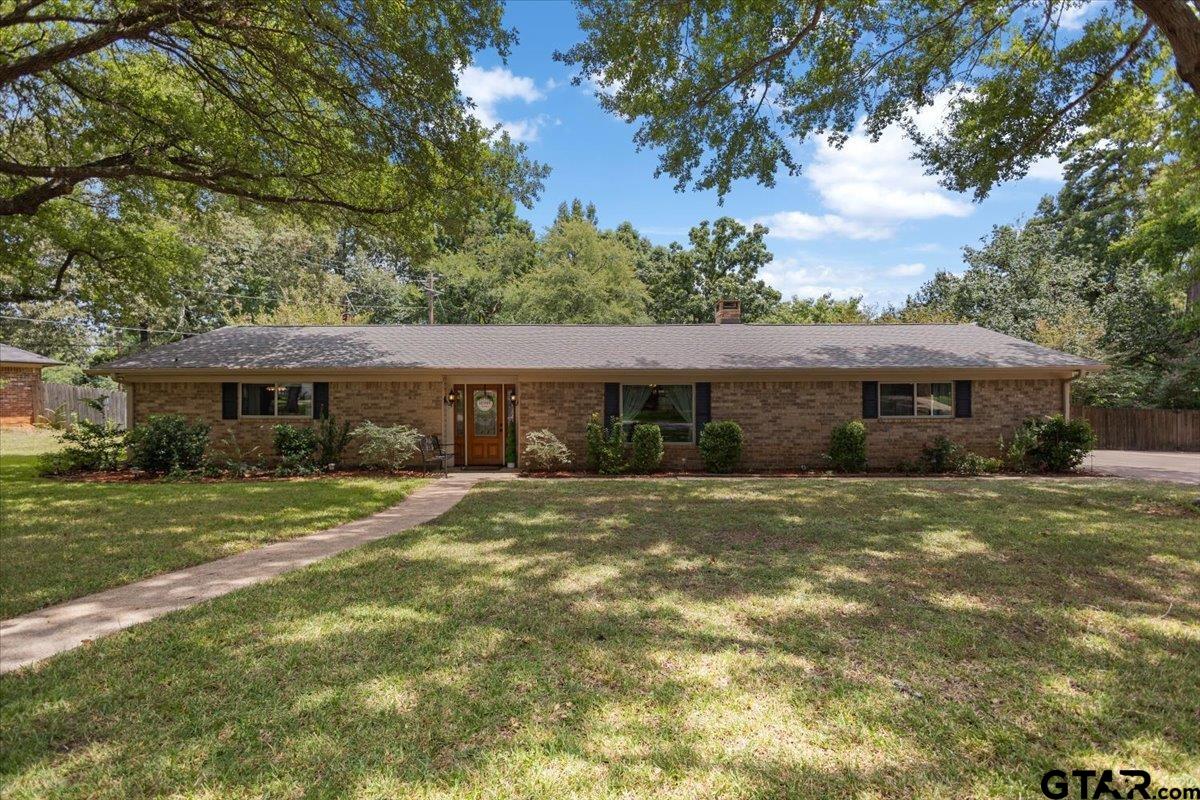 106 E Archer Dr Property Photo 1
