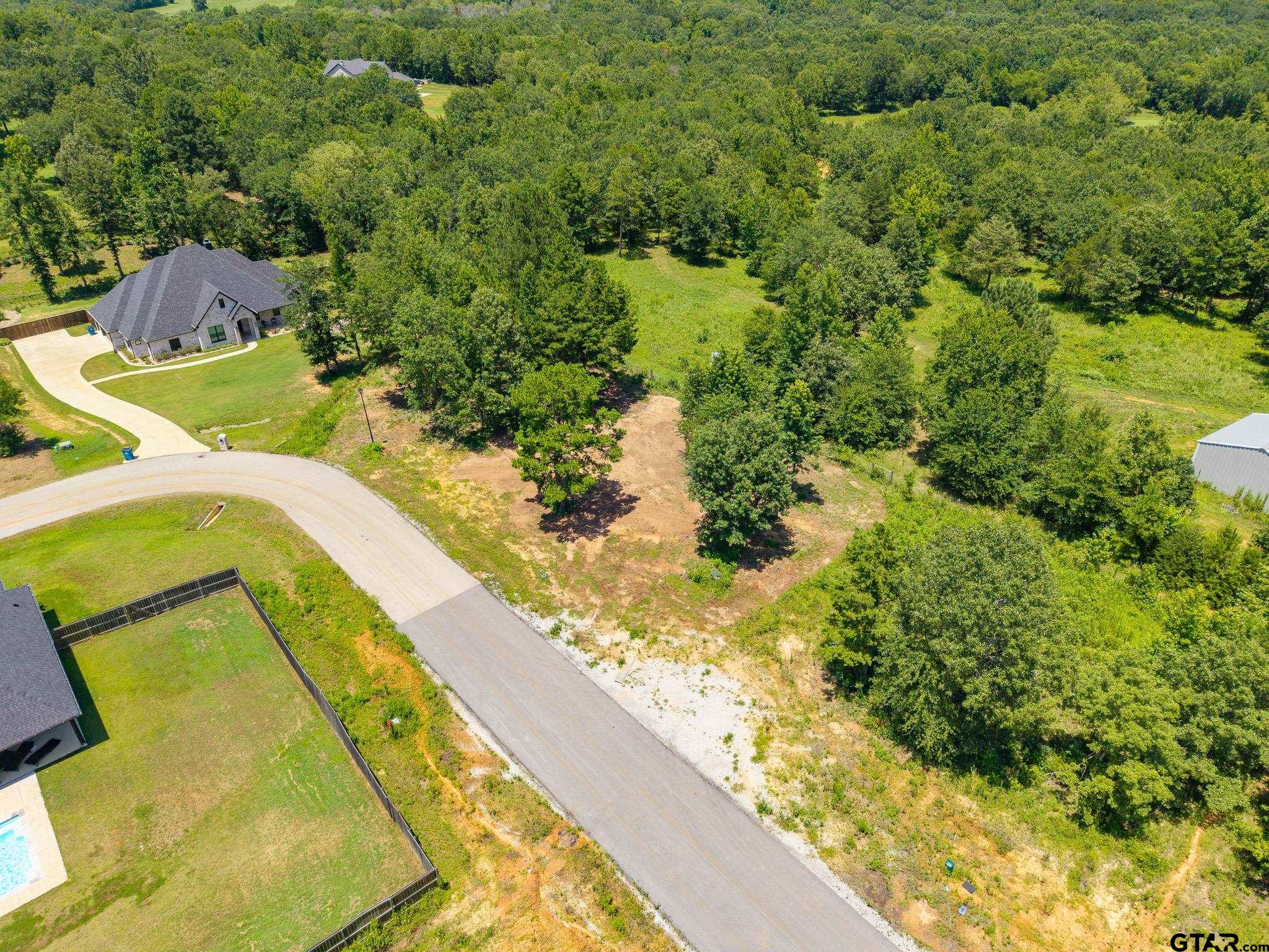 21019 Patriot Circle Property Photo 4