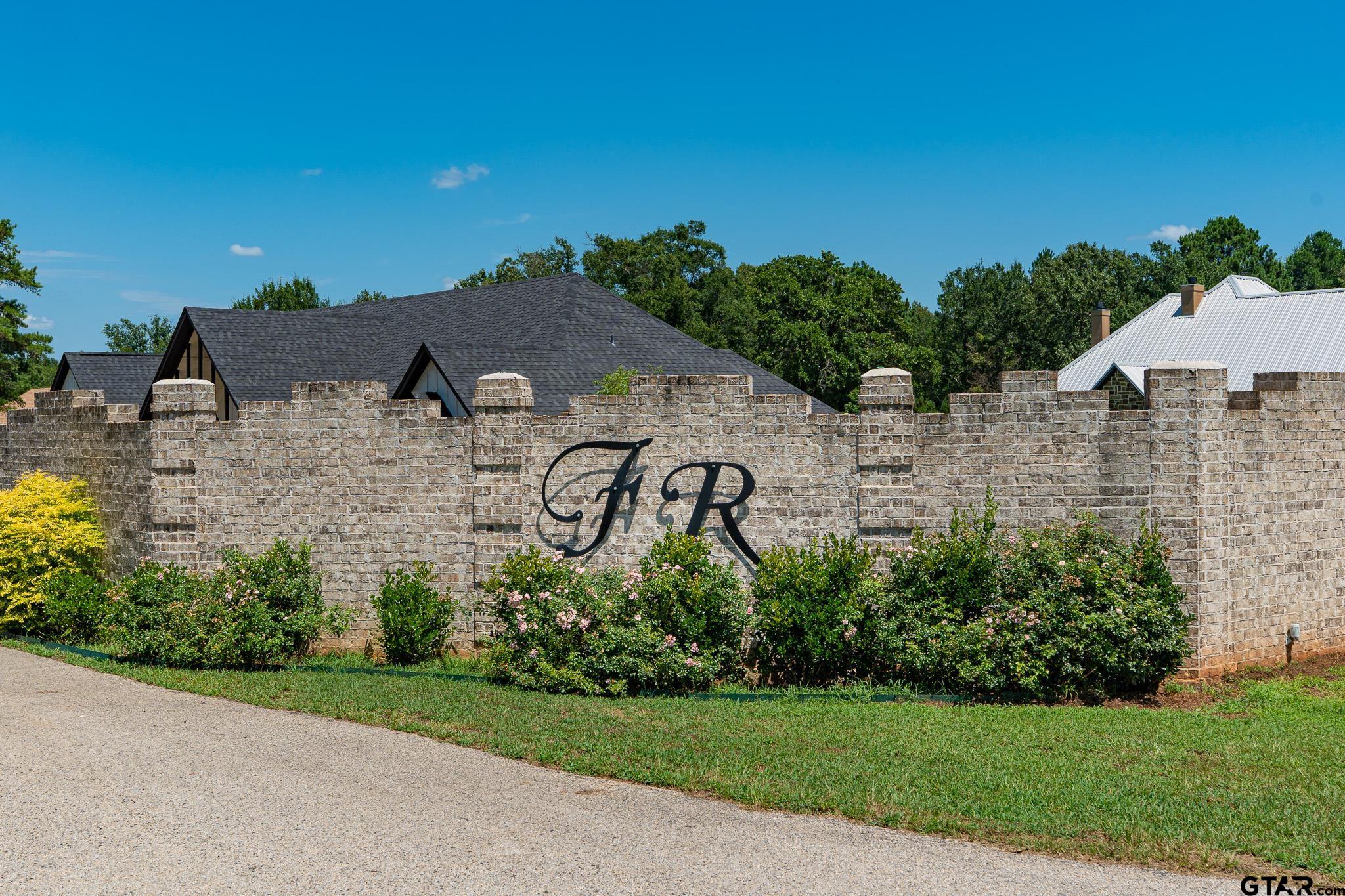 21019 Patriot Circle Property Photo 7