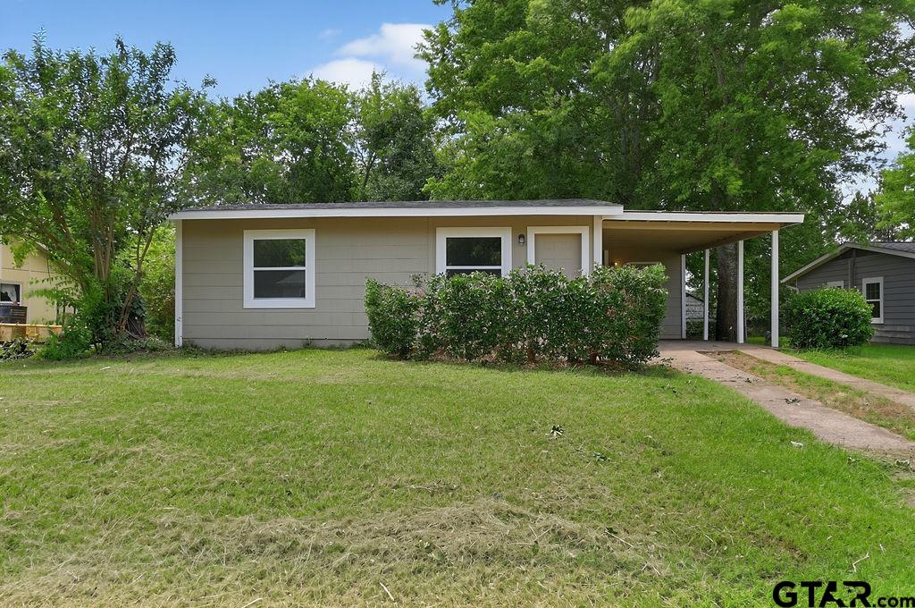 327 Randolph St Property Photo 1