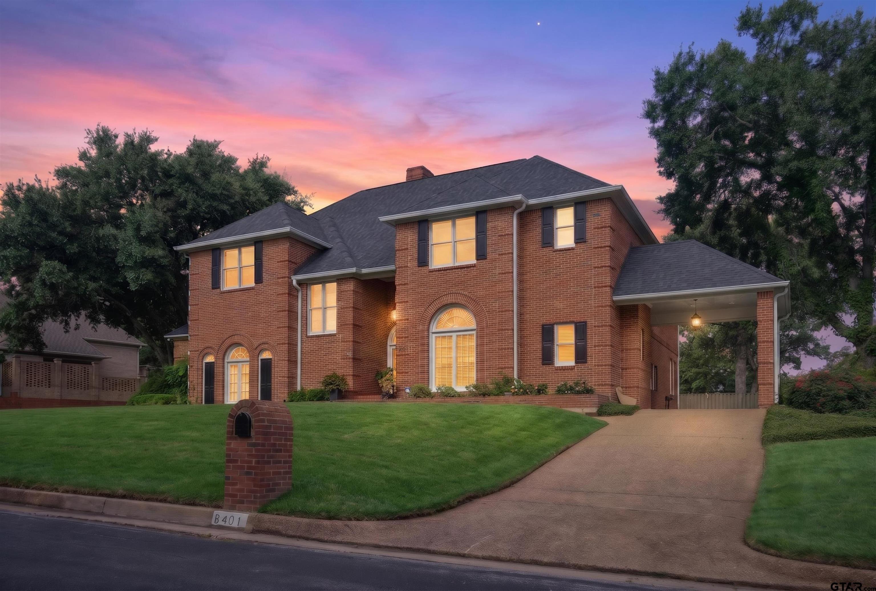6401 Hollytree Circle Property Photo 1