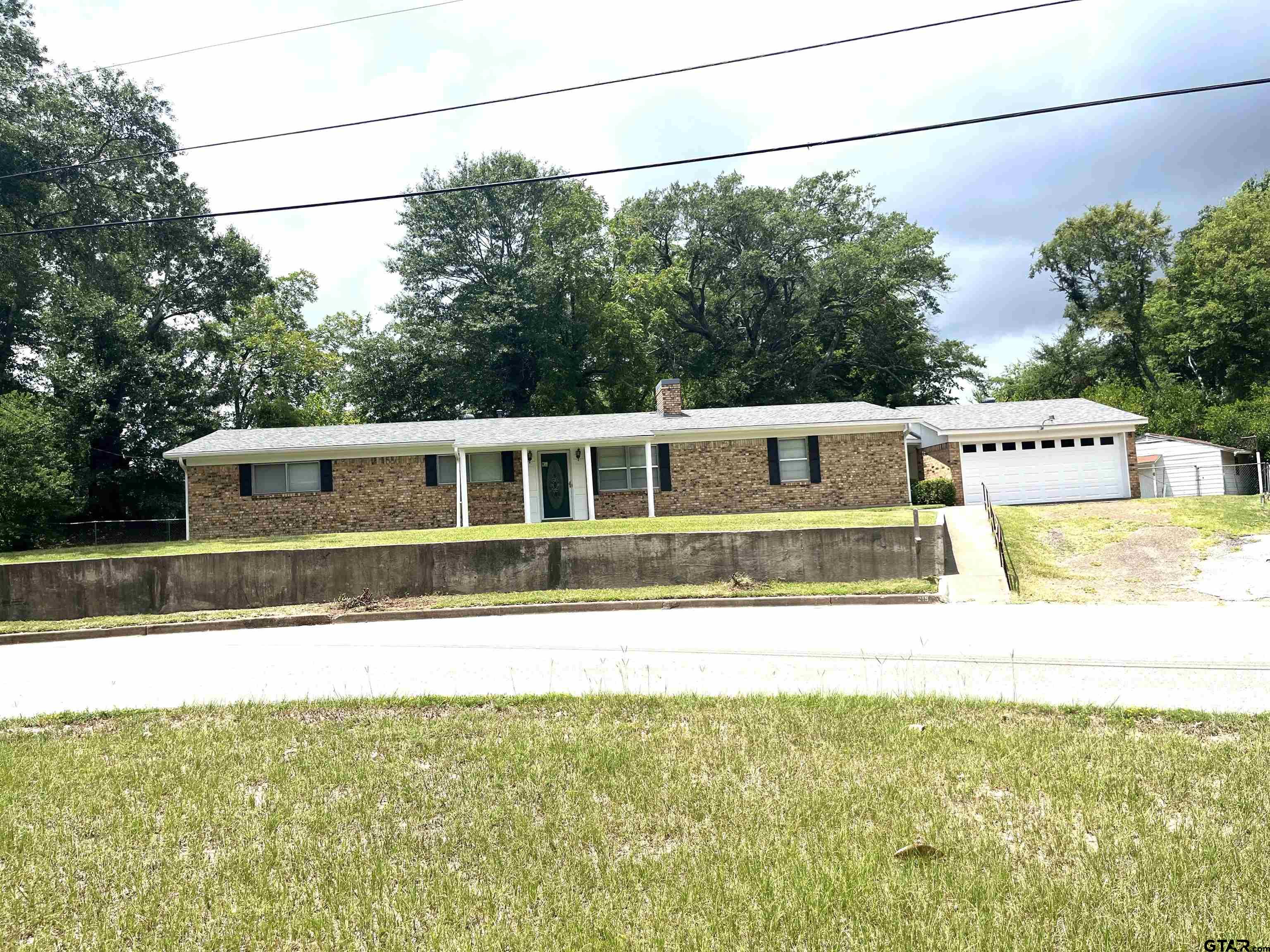219 Powell Property Photo 1