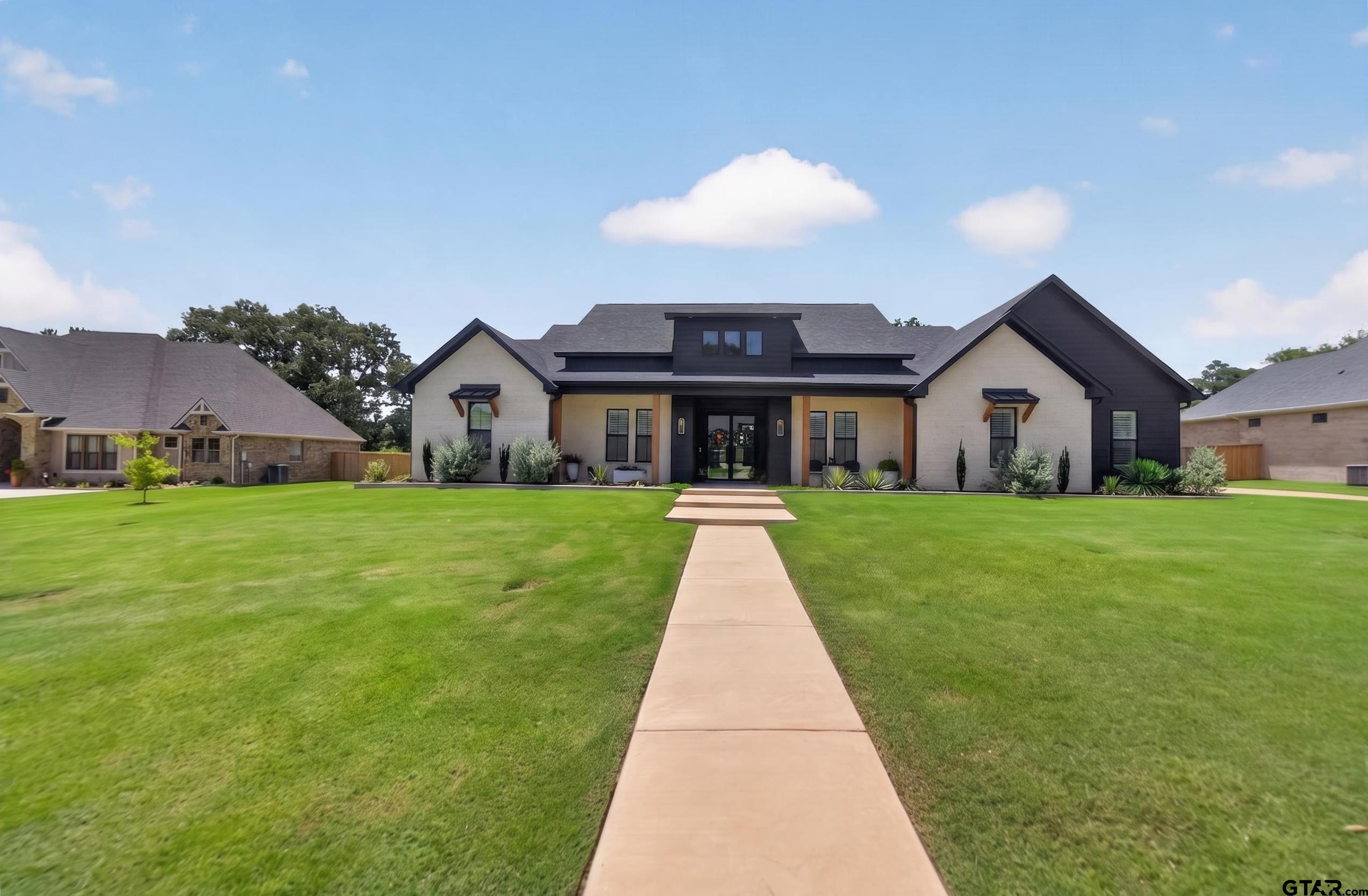 139 White-n-gail Property Photo 1