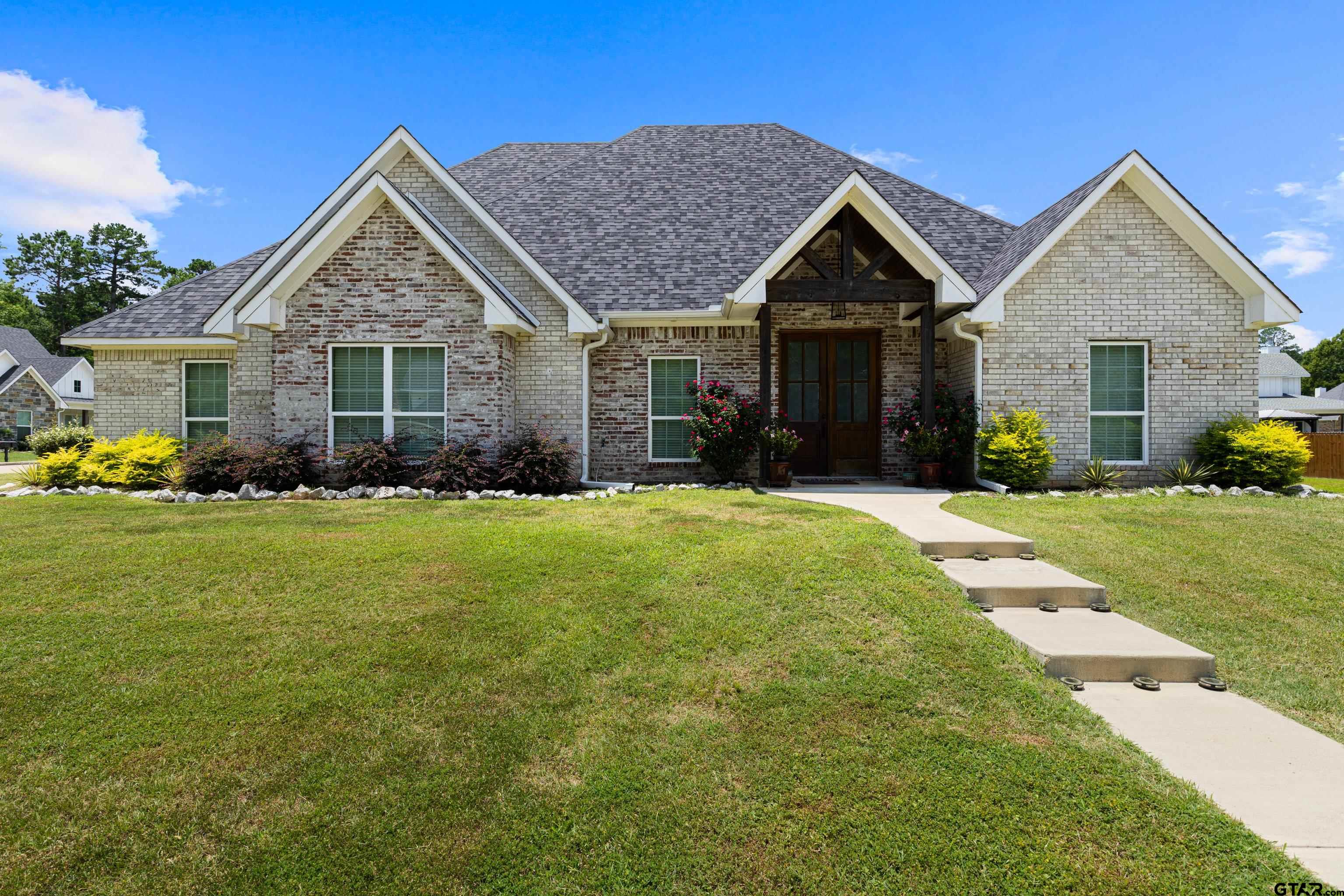 168 Stonegate Property Photo 1