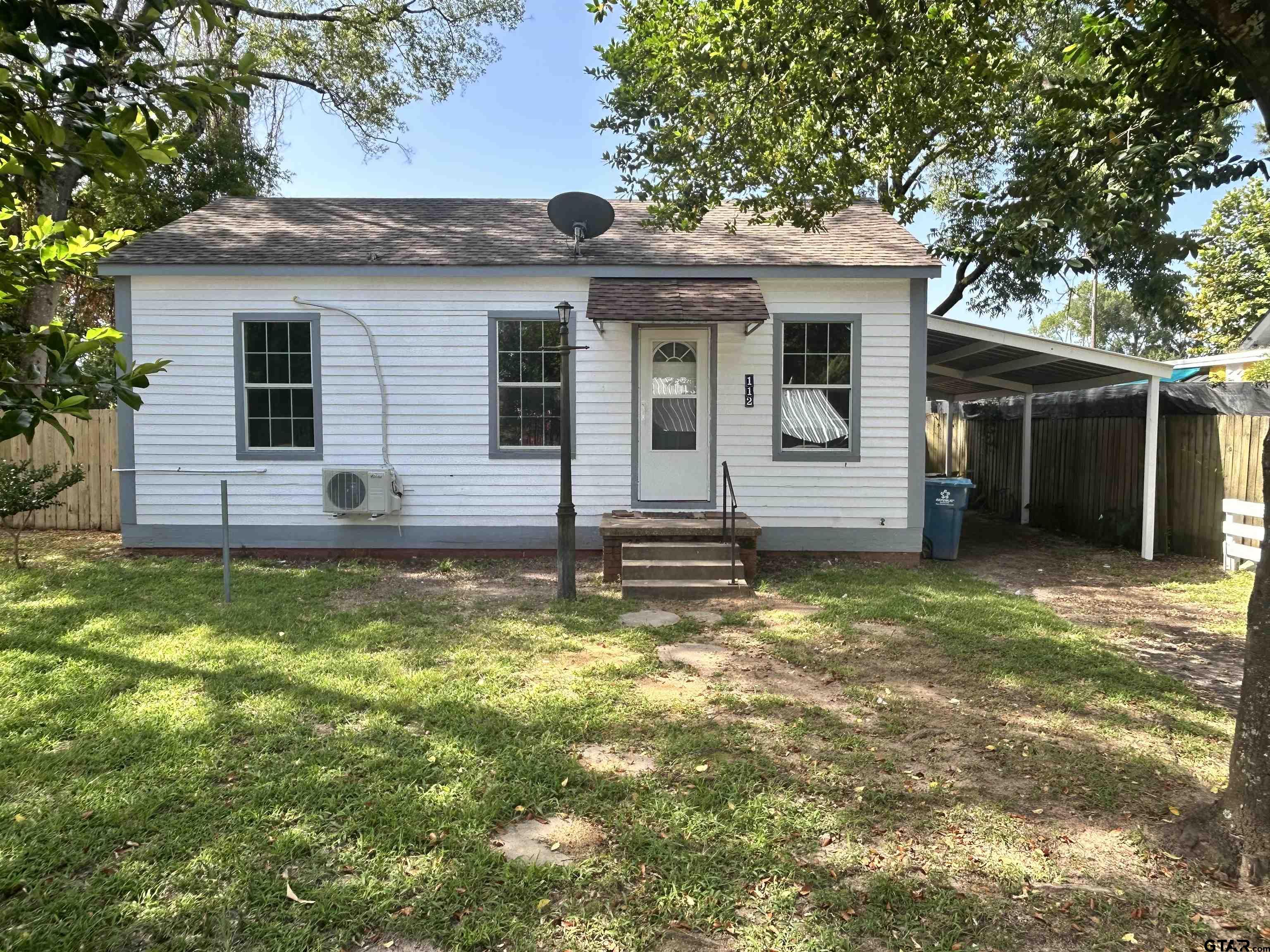 112 E Lakeview