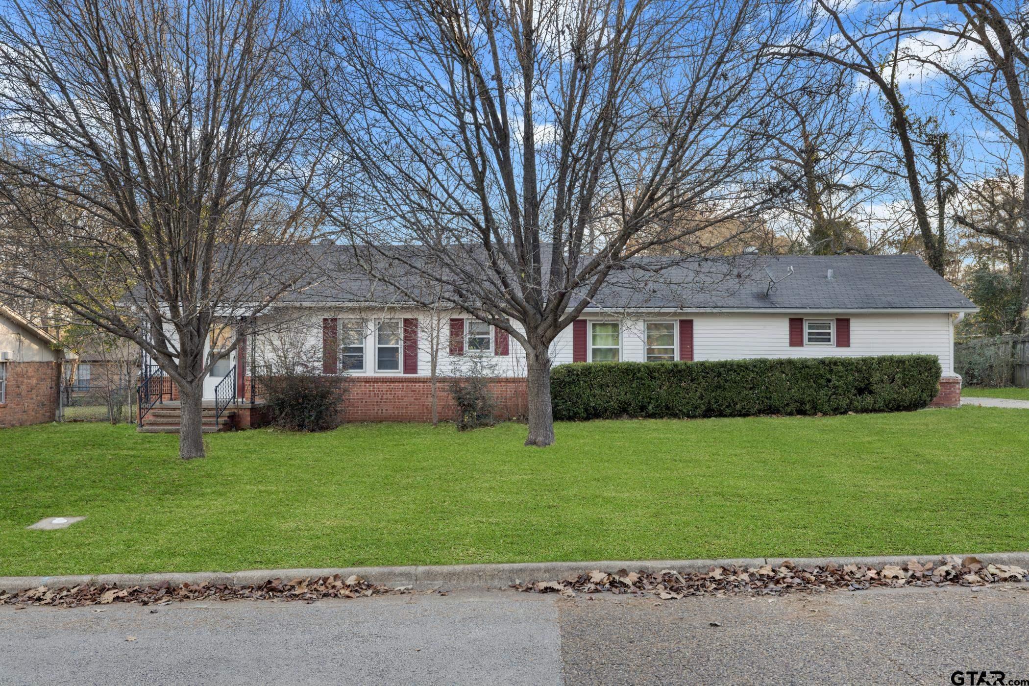 280 Dickard St