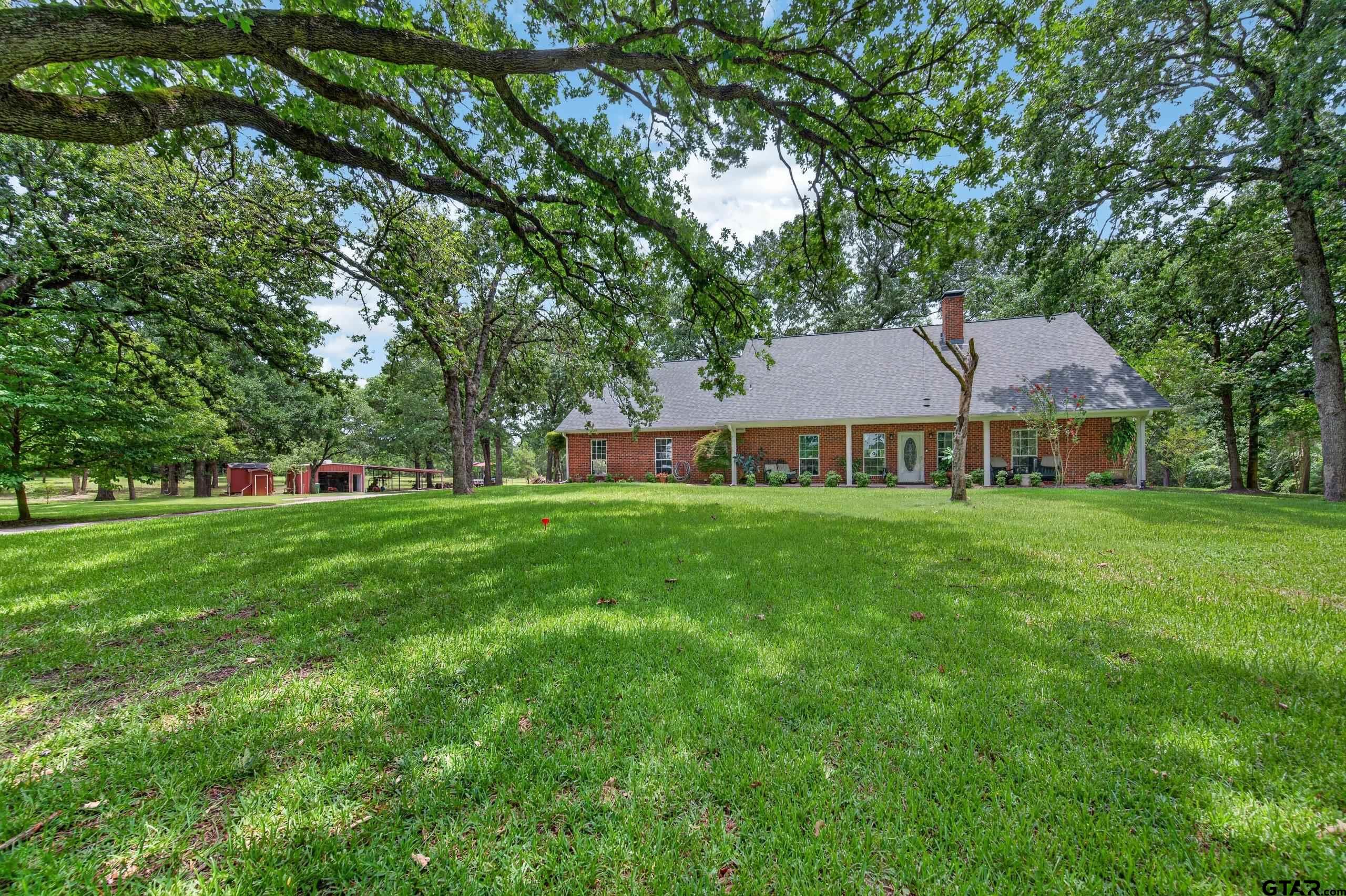 5611 Fm 2494 Property Photo 1