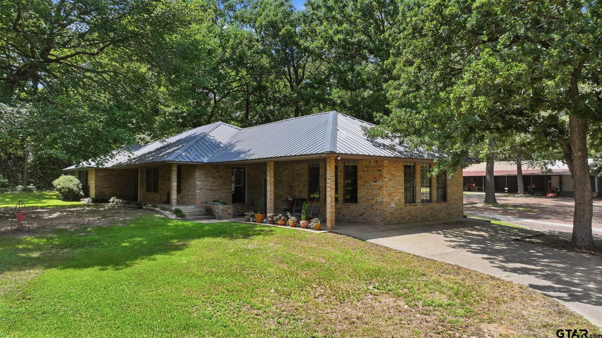9406 State Highway 154 W Property Photo 1