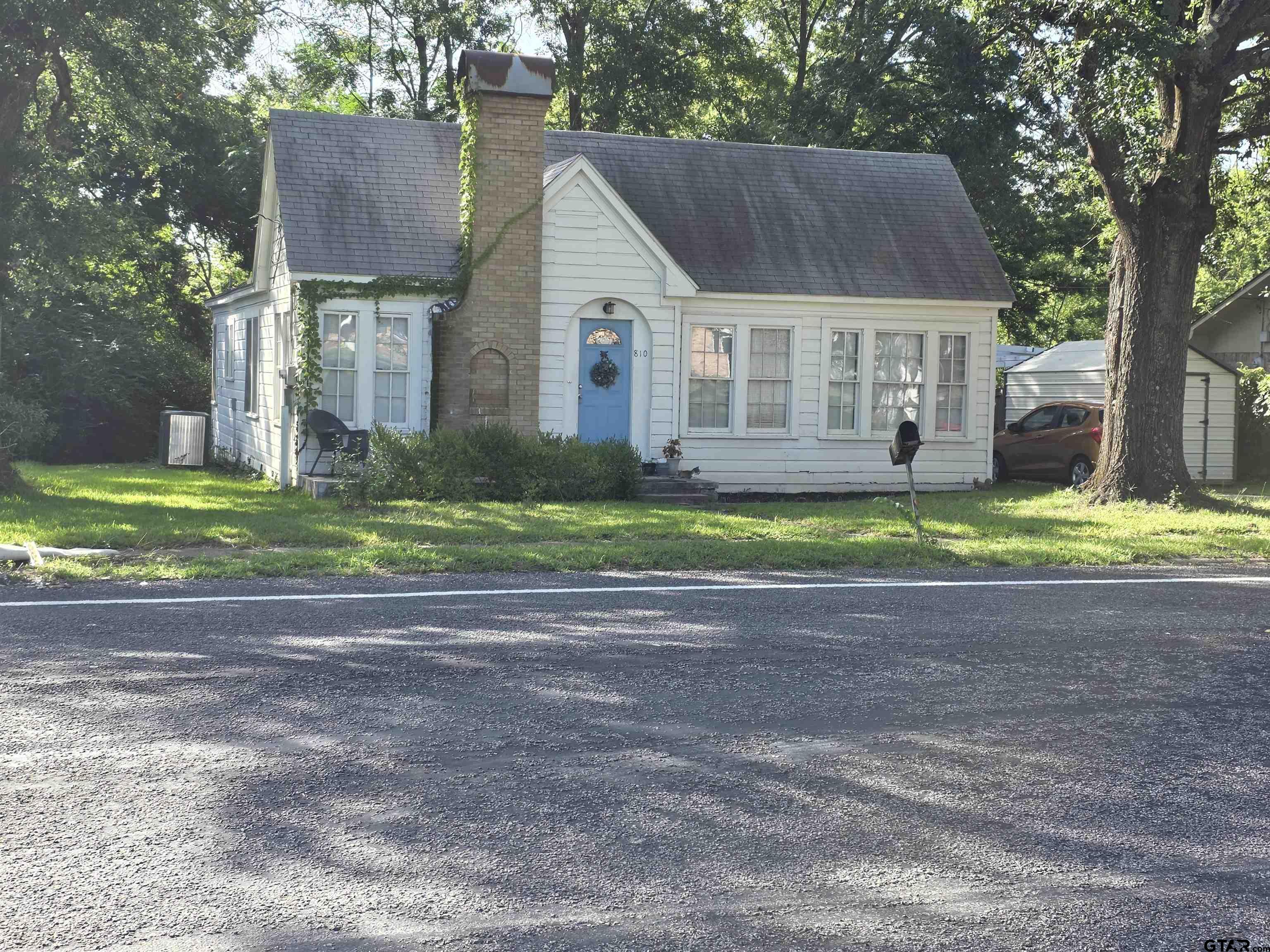 810 N Main Property Photo 1