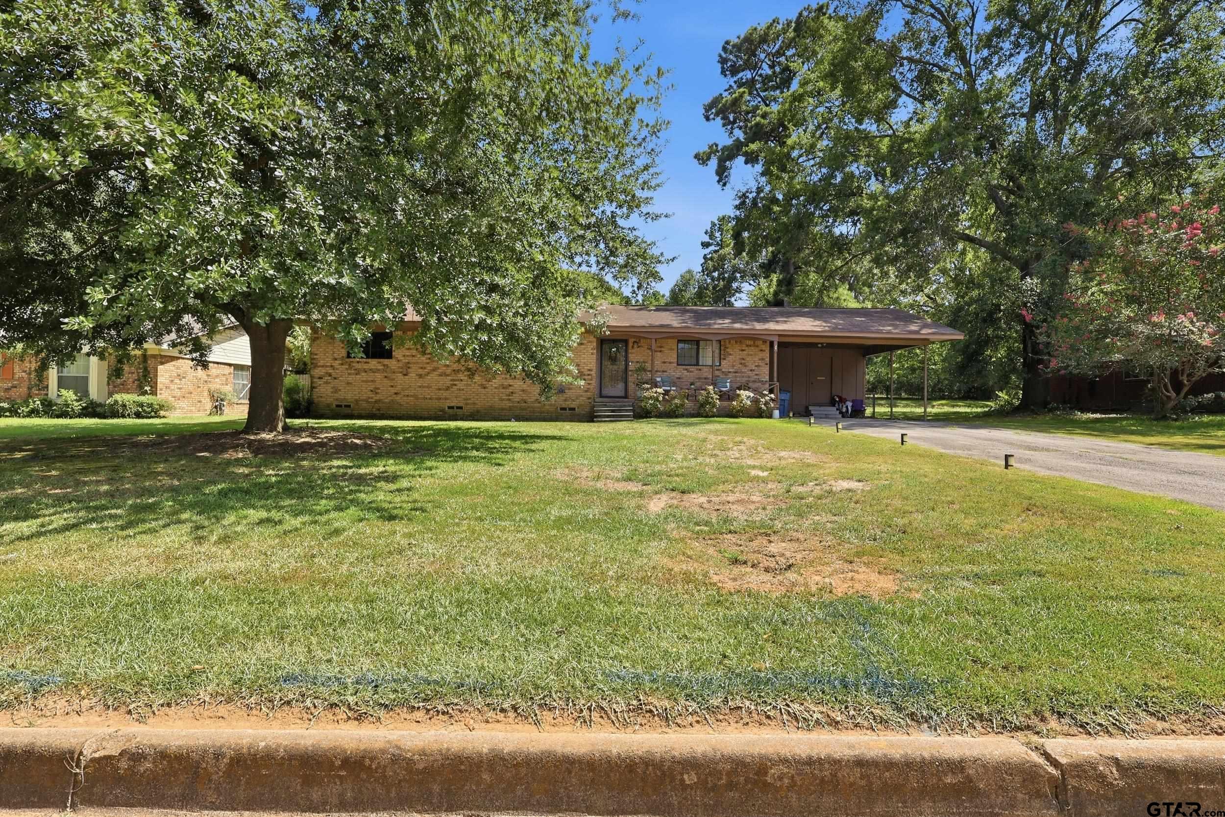 106 Highland Dr Property Photo 1