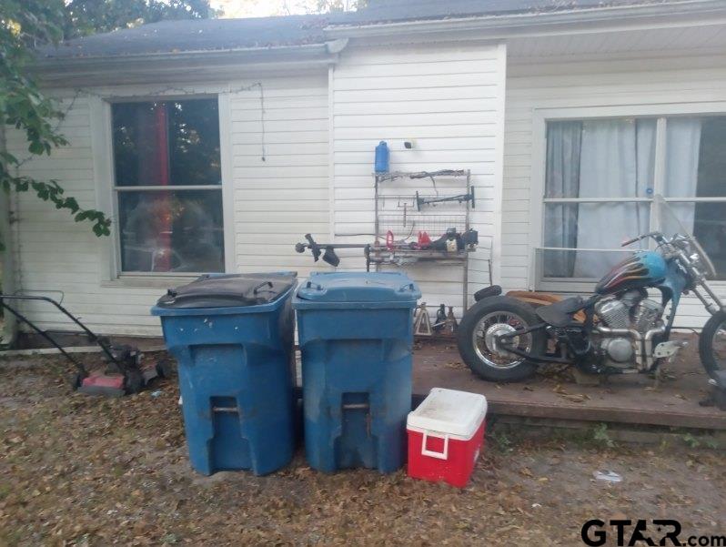405 E South St Property Photo 1