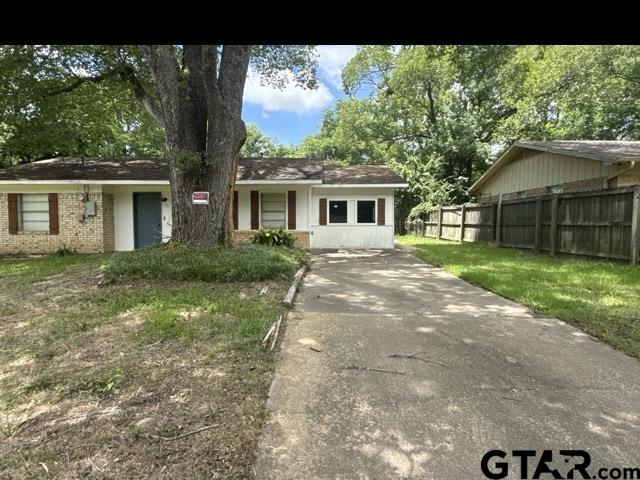 106 Allen St Property Photo 1