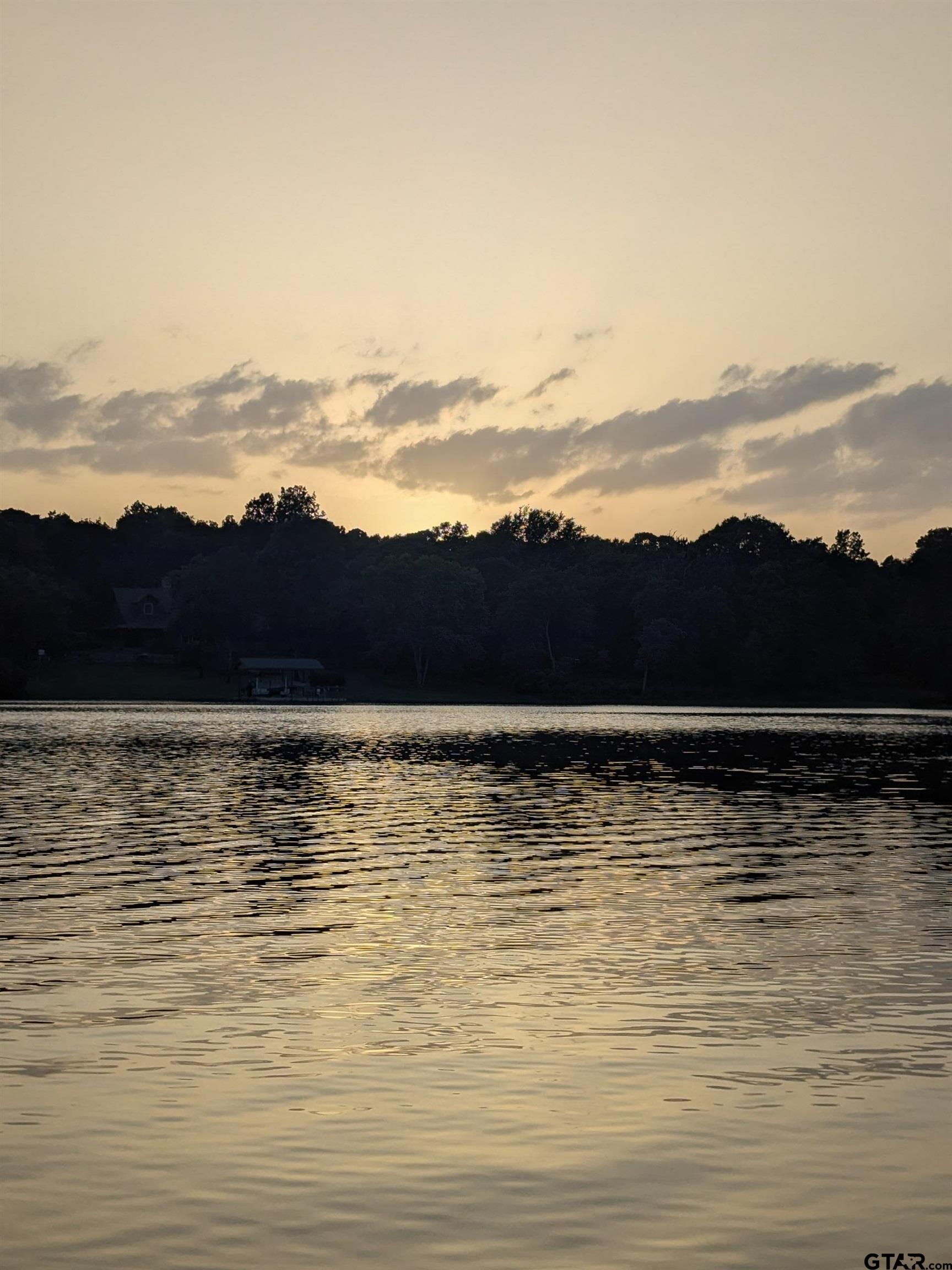 0 Striper Cover Property Photo 3